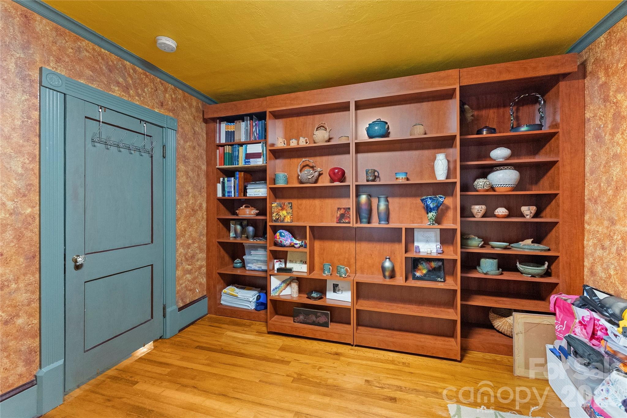 main property photo 27