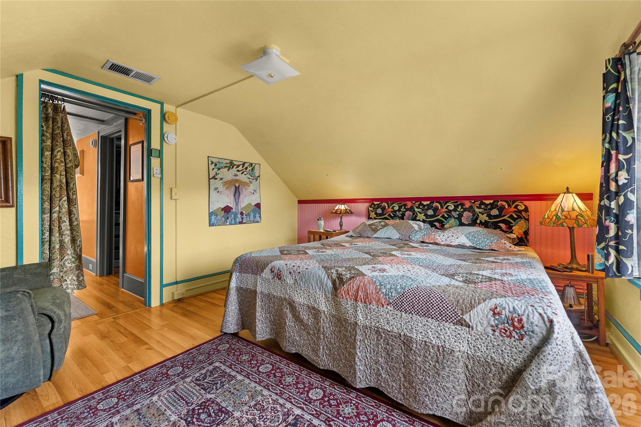 main property photo 30