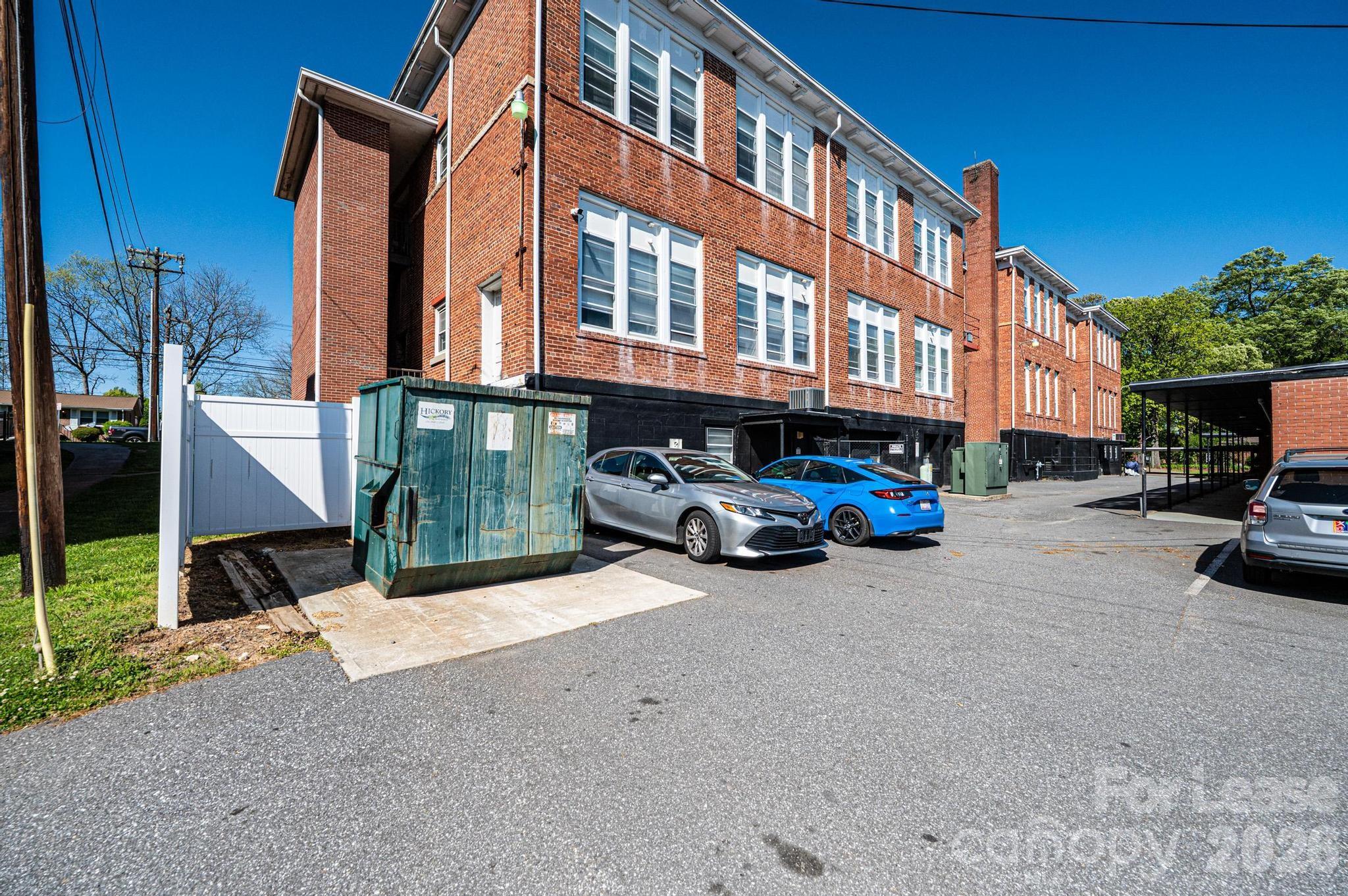 main property photo 28
