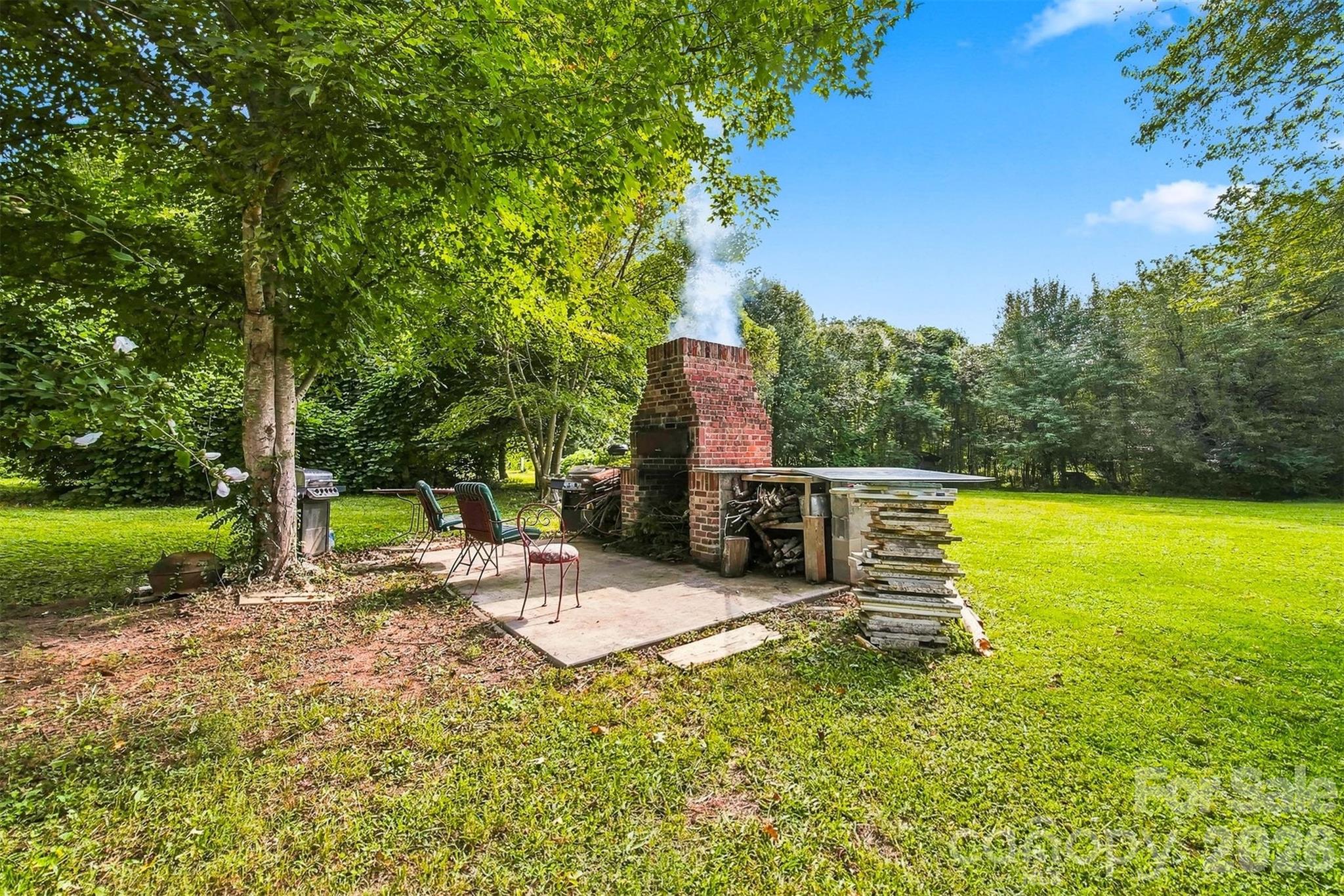 main property photo 40