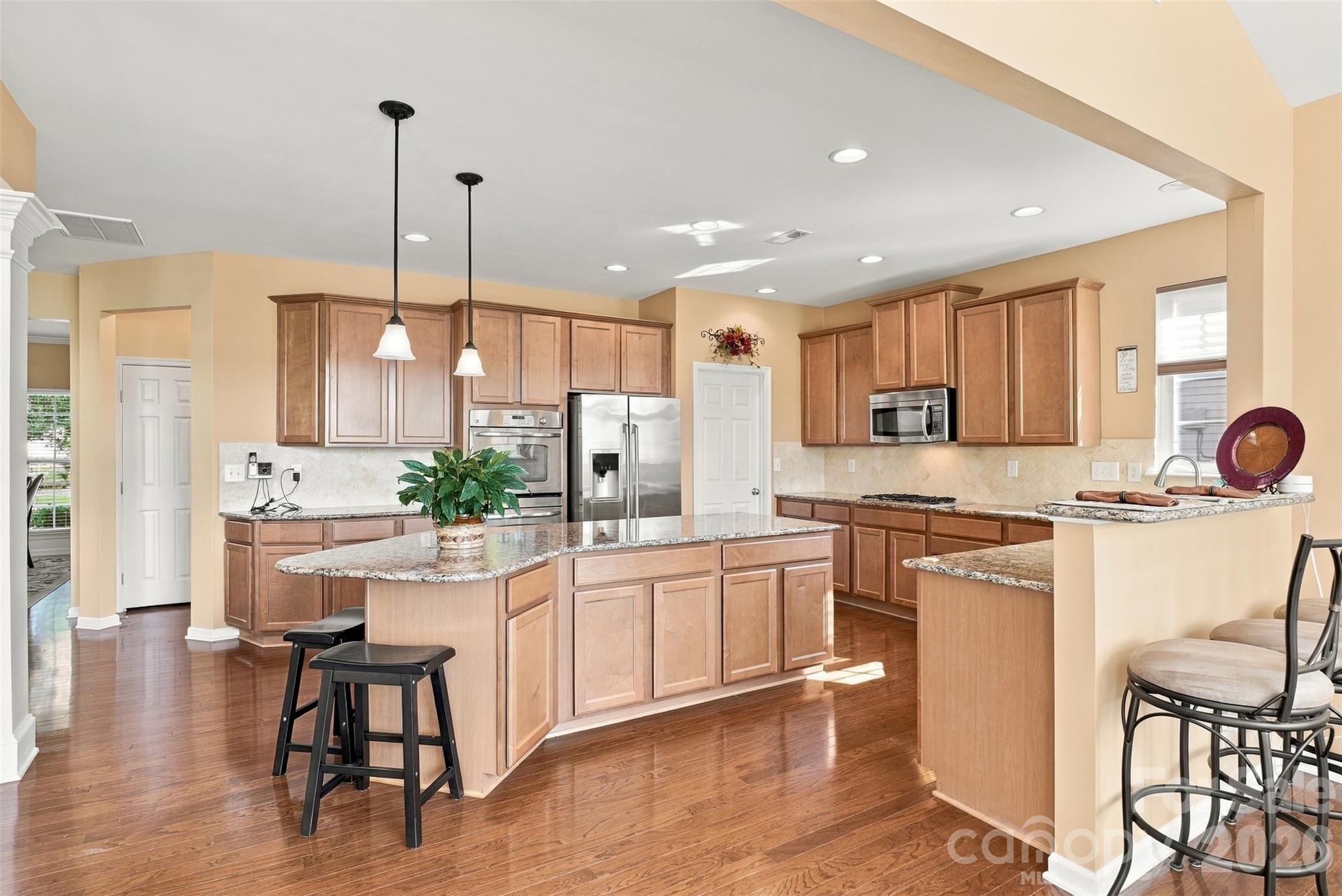 main property photo 7