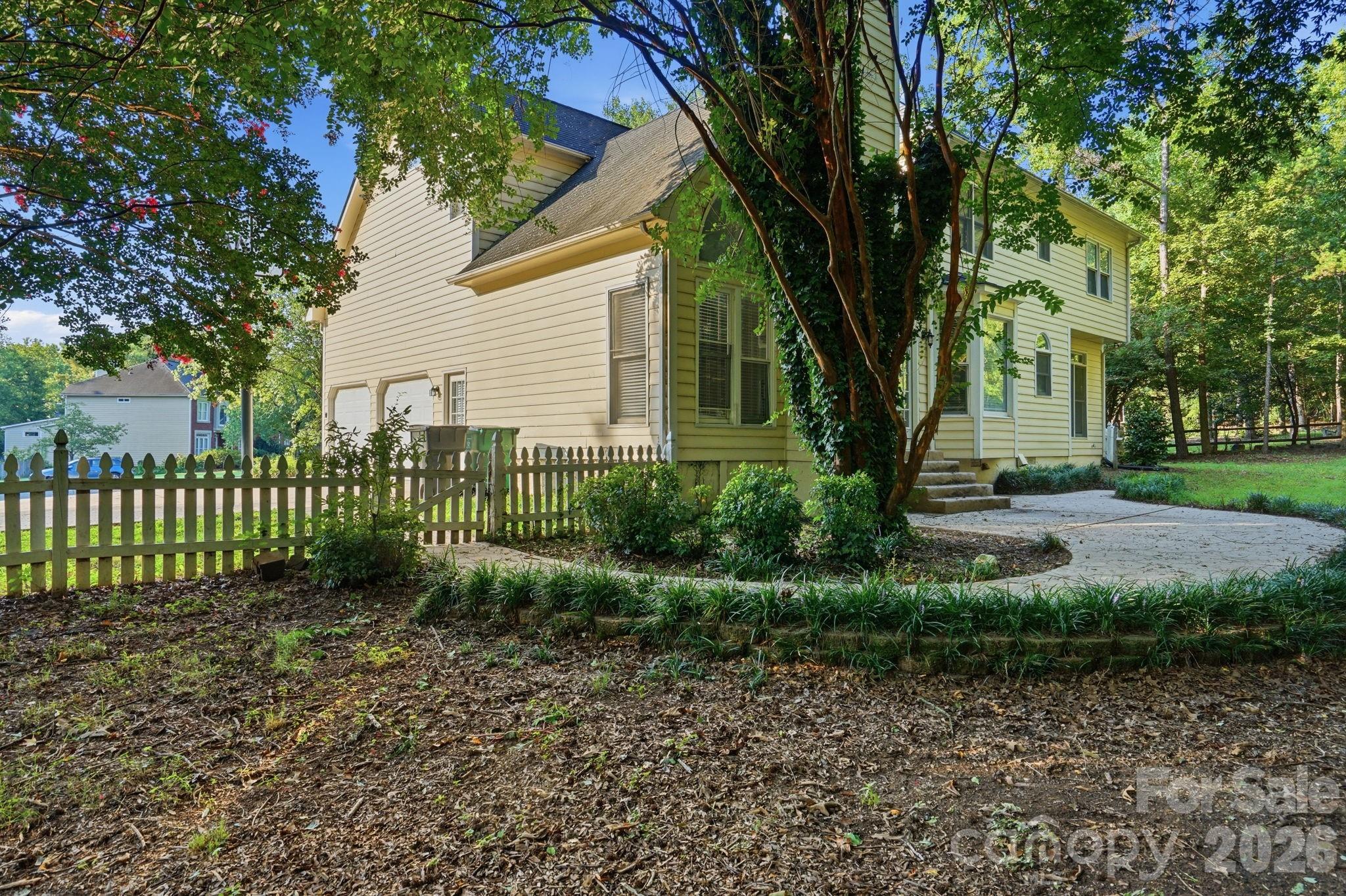 main property photo 40