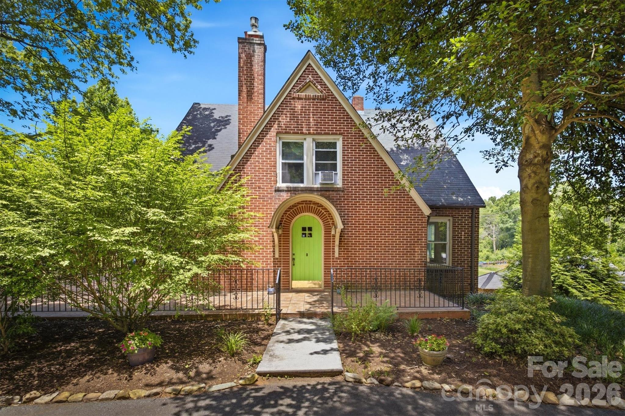 main property photo 2