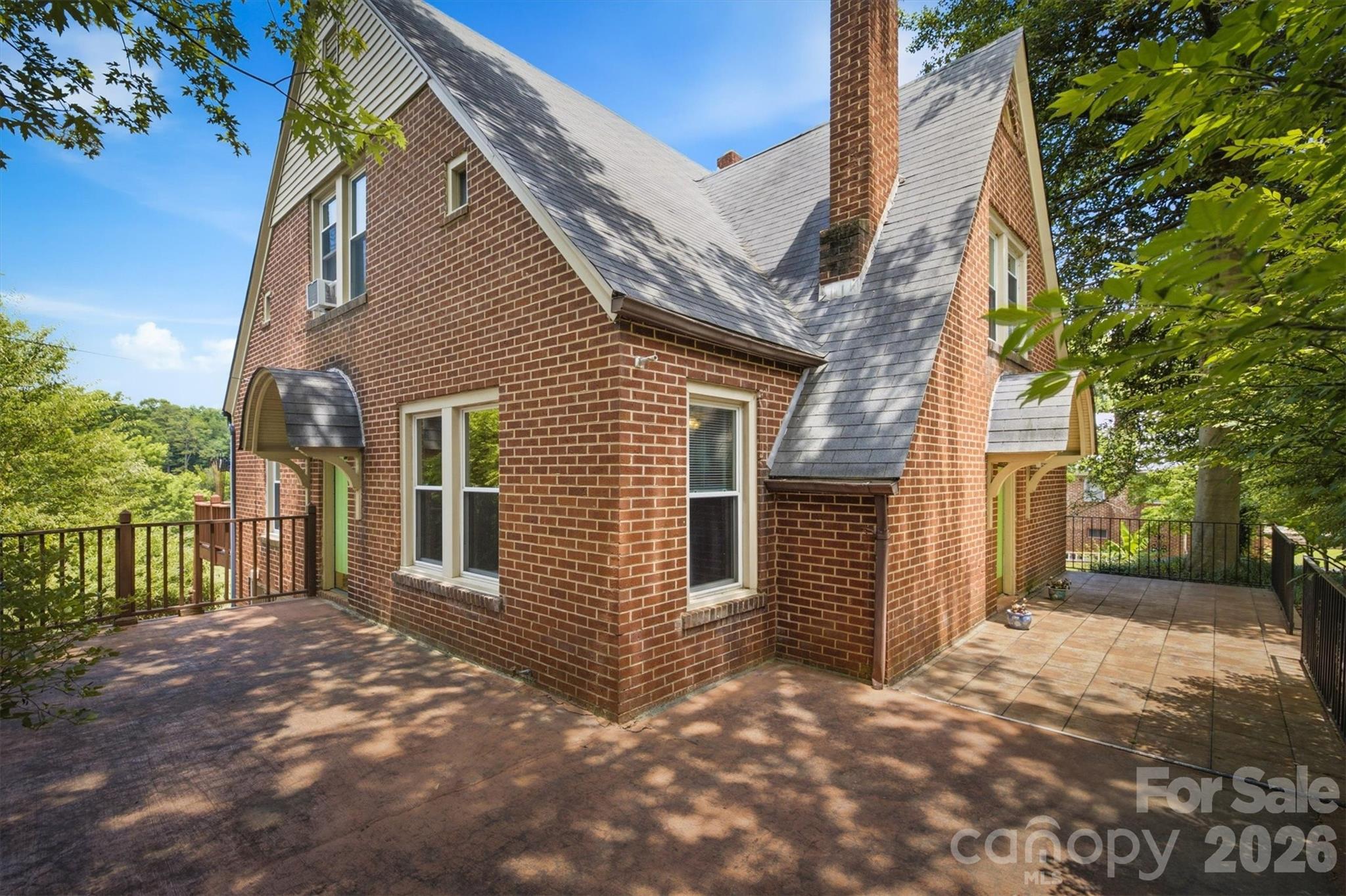 main property photo 4