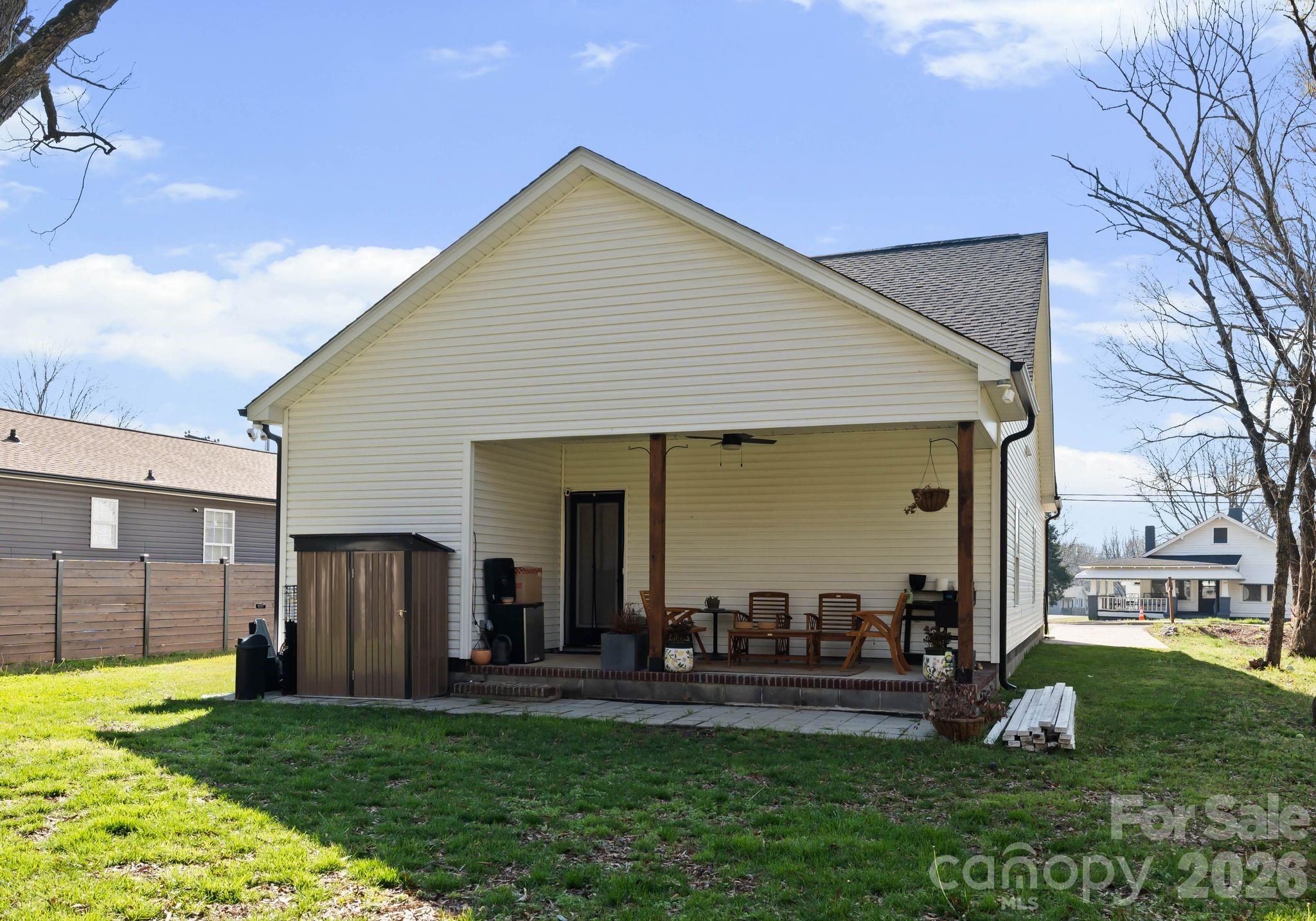 main property photo 19