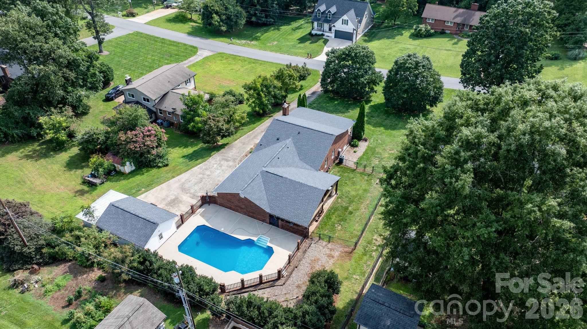 main property photo 41