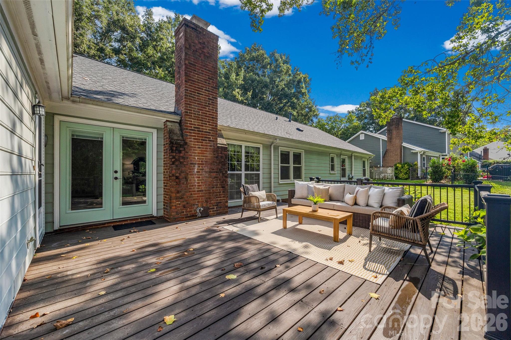 main property photo 30