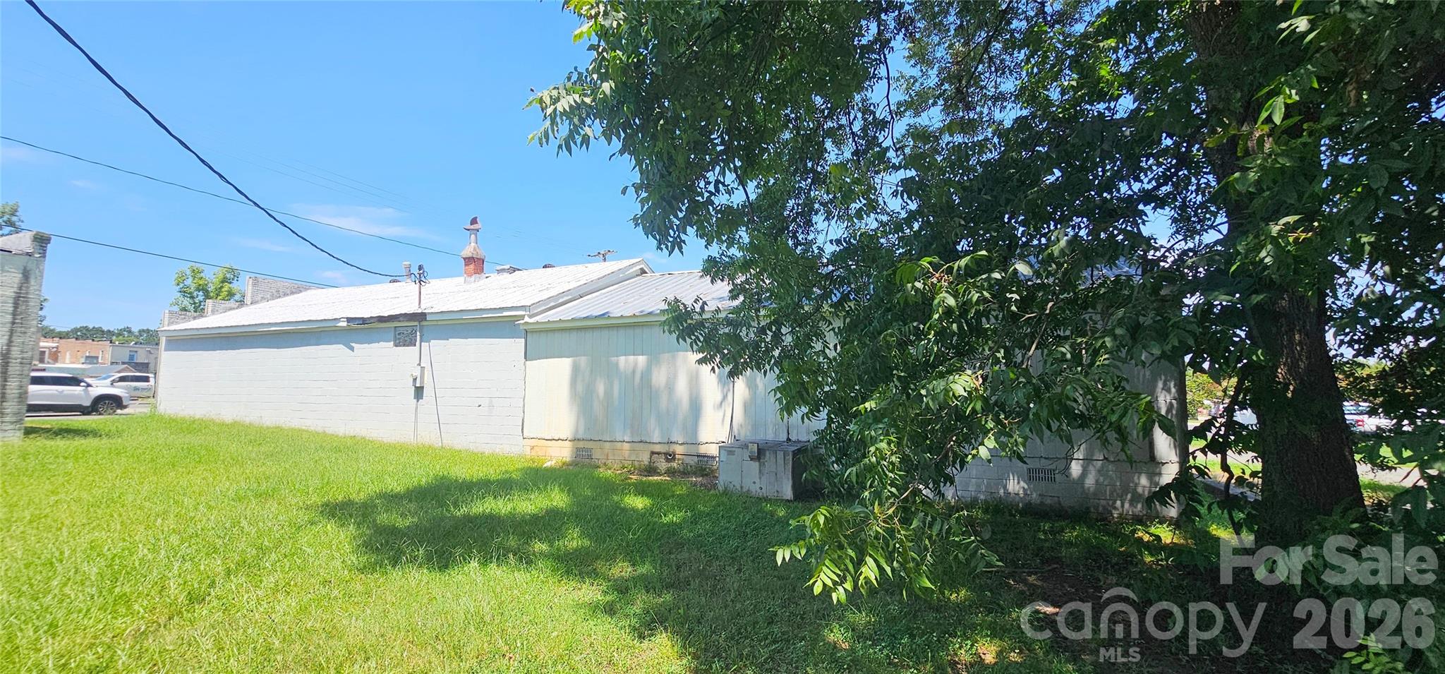 main property photo 10