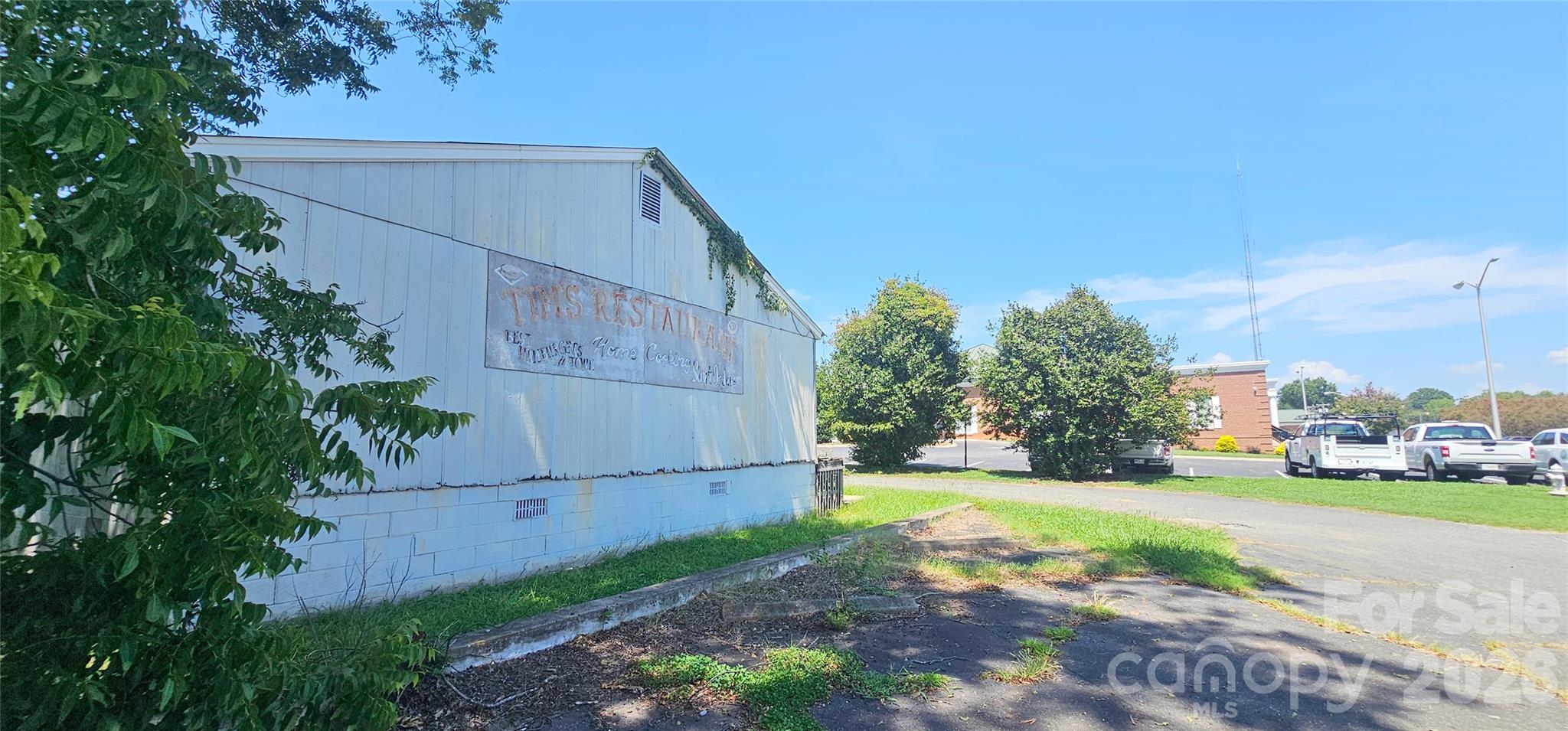 main property photo 11