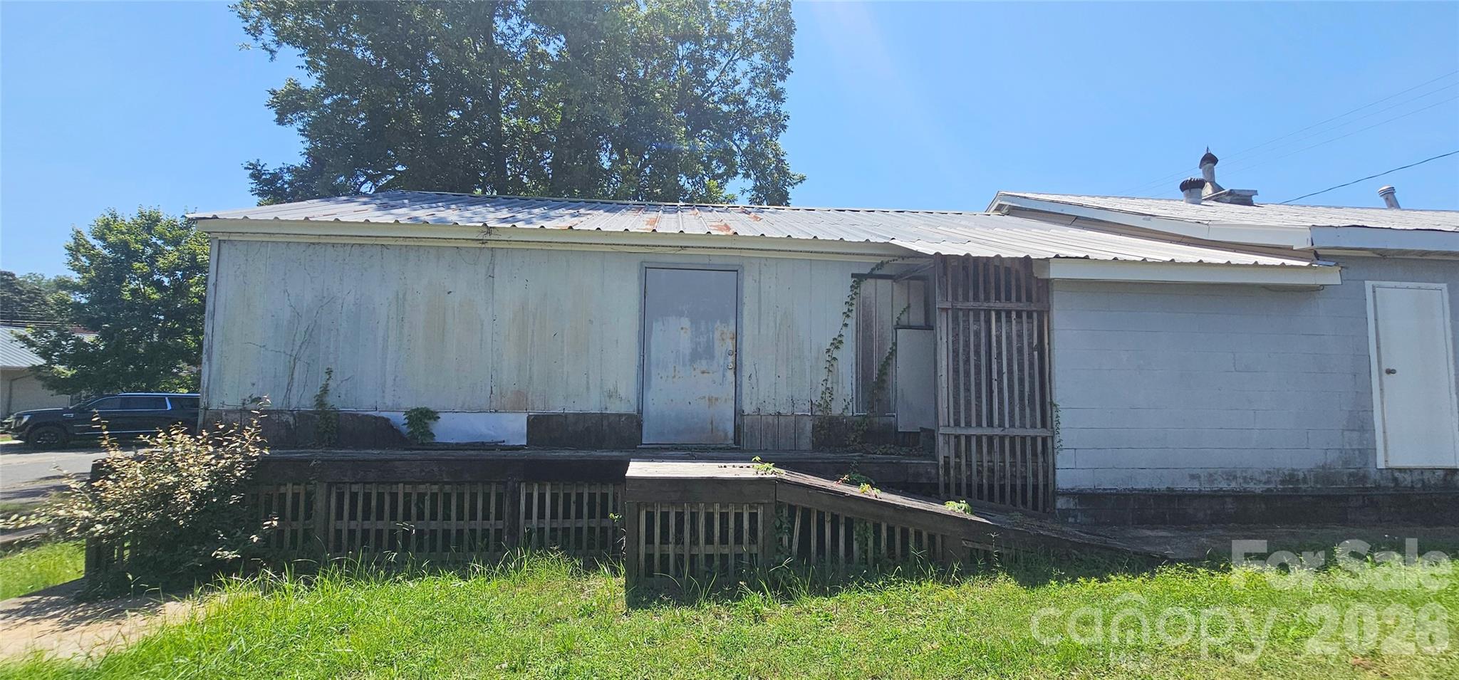 main property photo 12