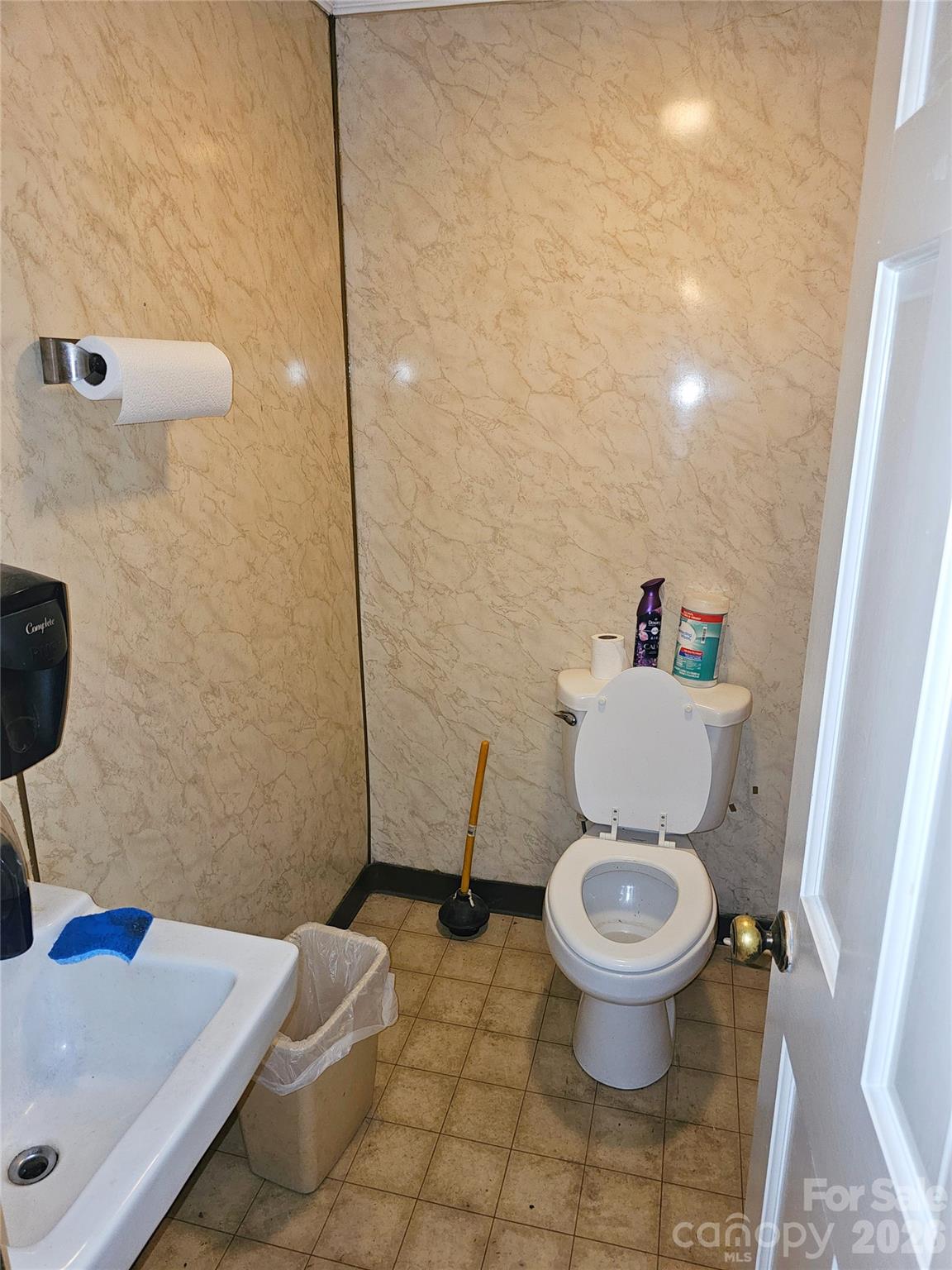 main property photo 23