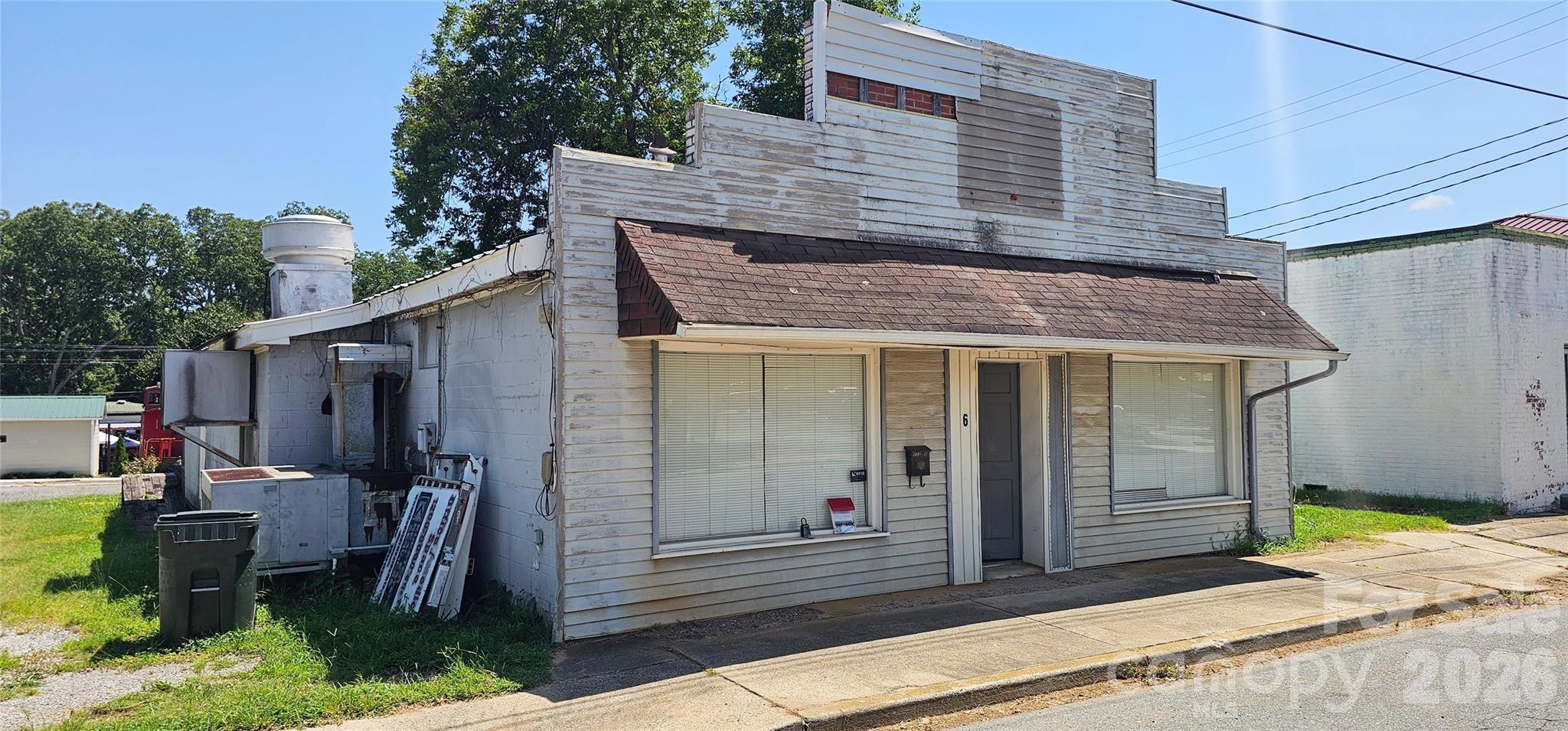 main property photo 4