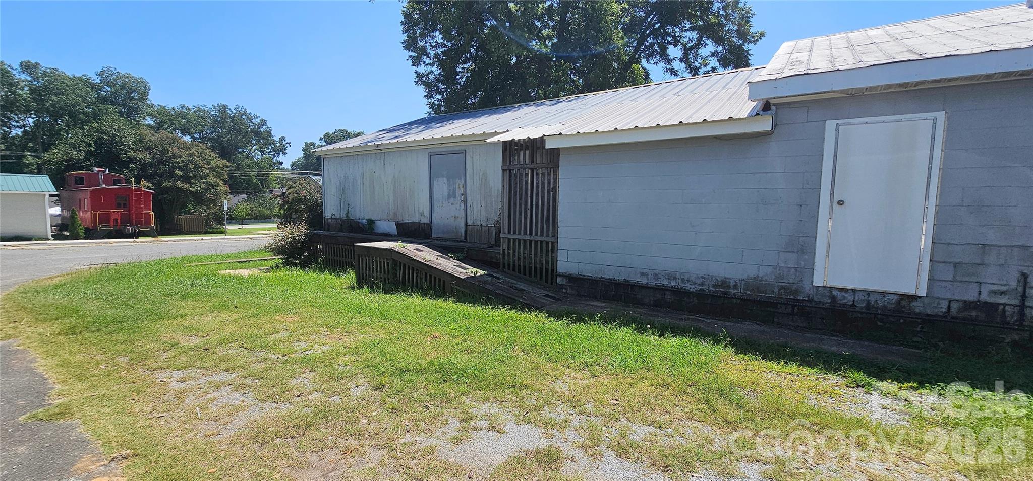 main property photo 6