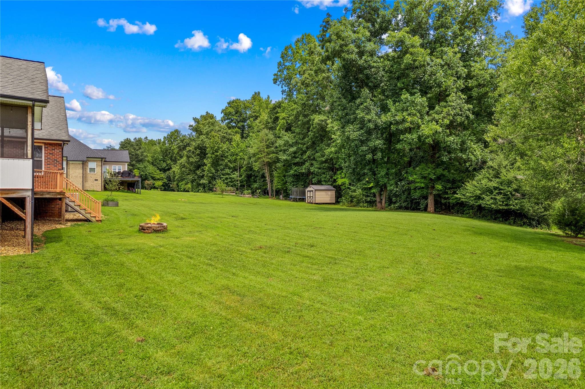 main property photo 40