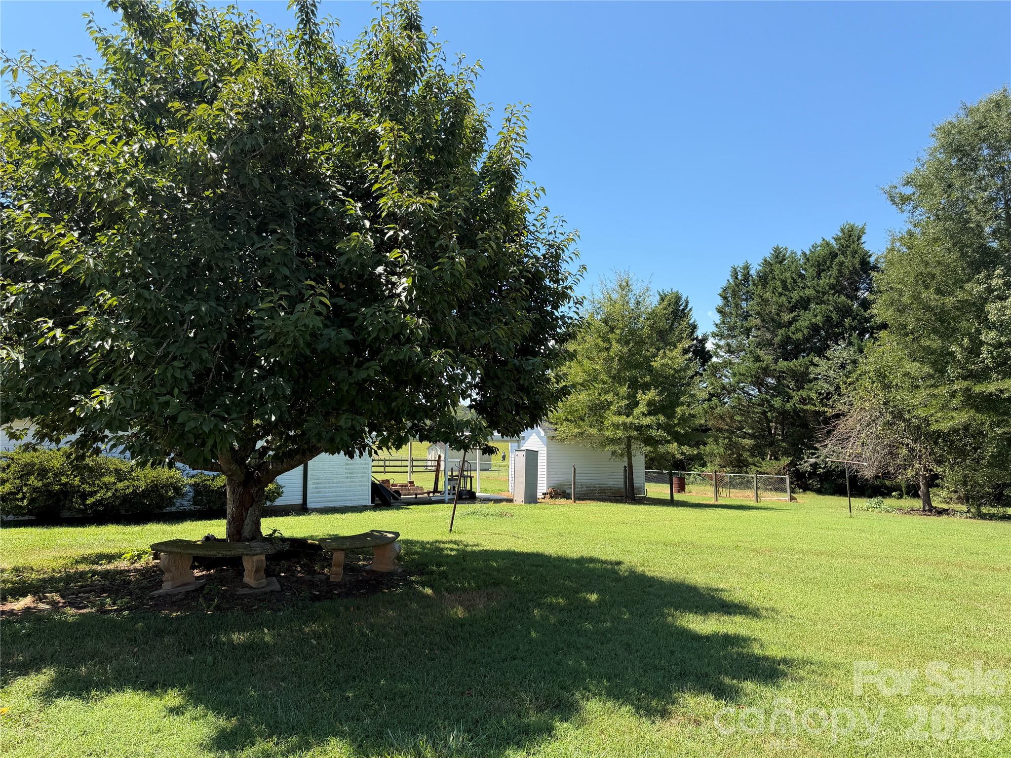 main property photo 40