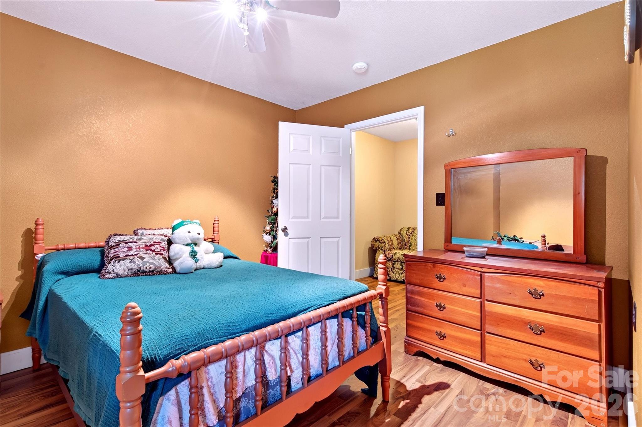 main property photo 32