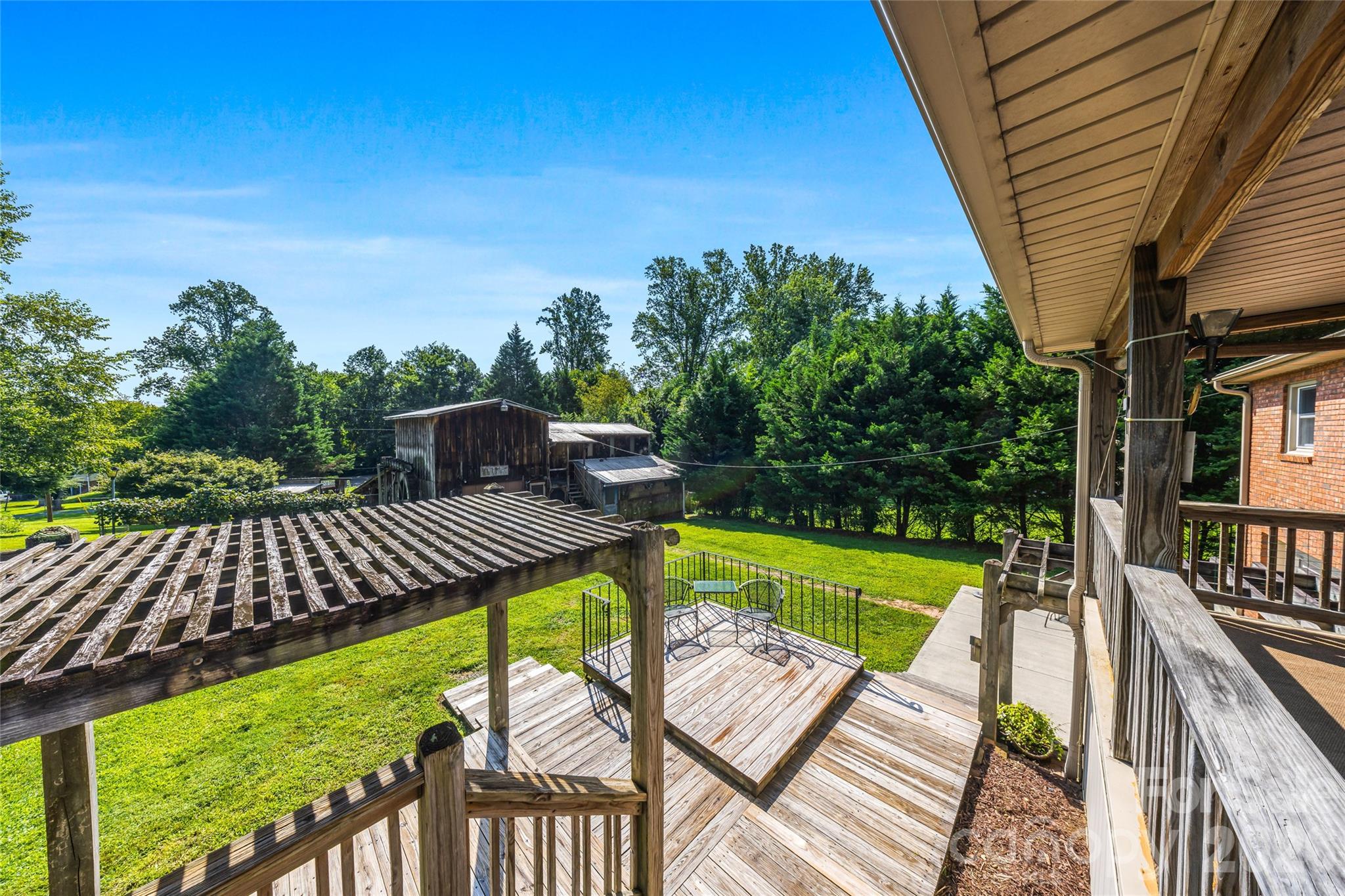 main property photo 23