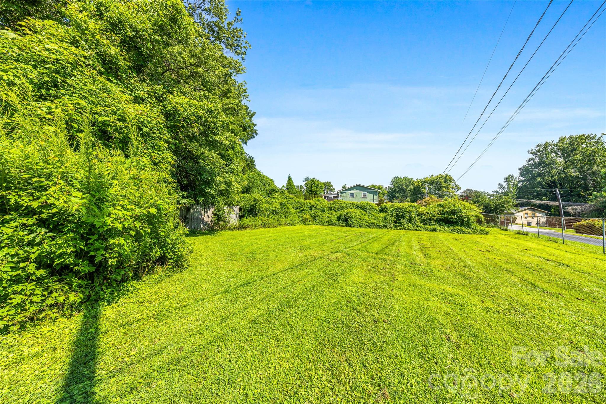 main property photo 28