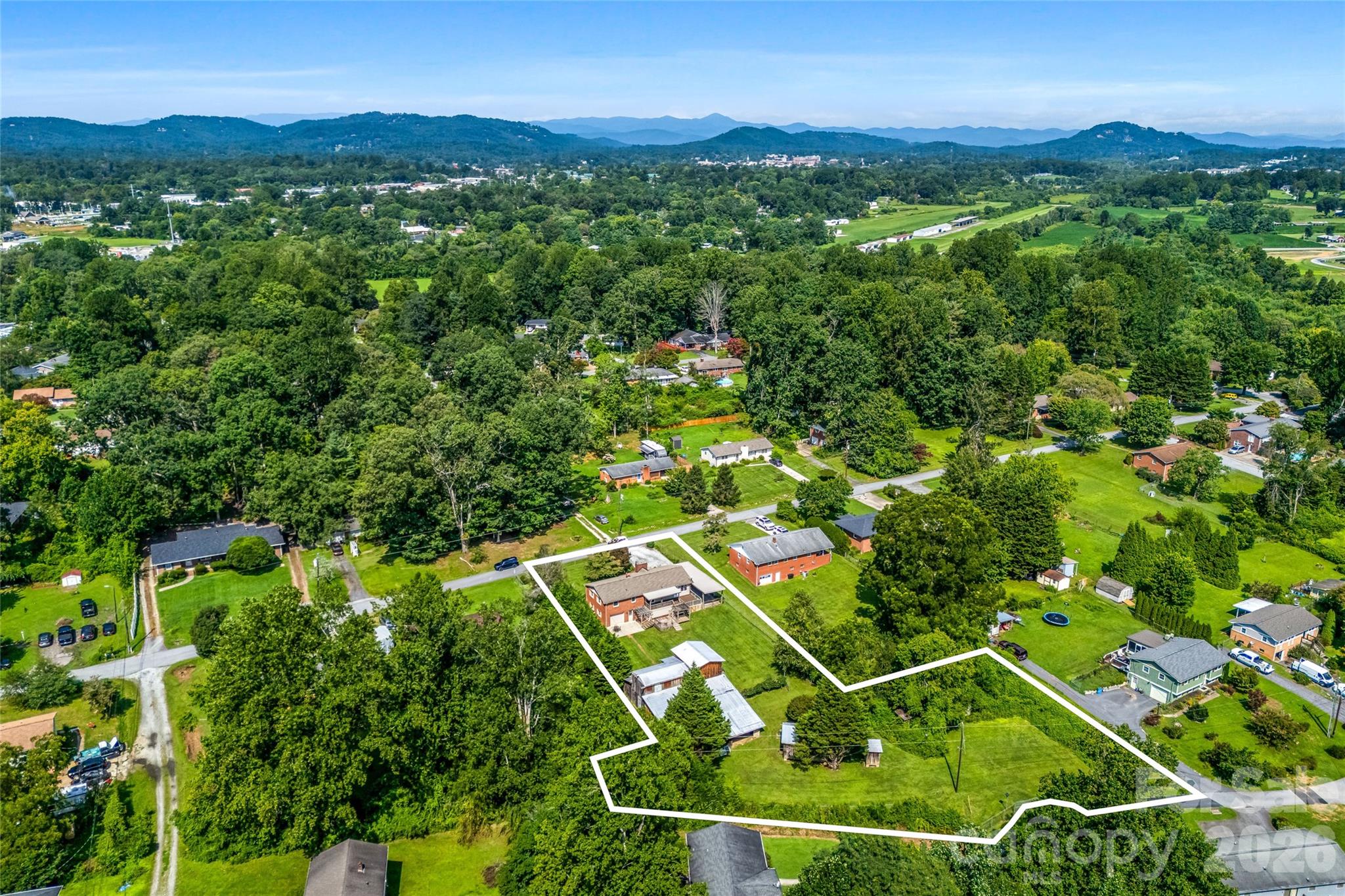 main property photo 30