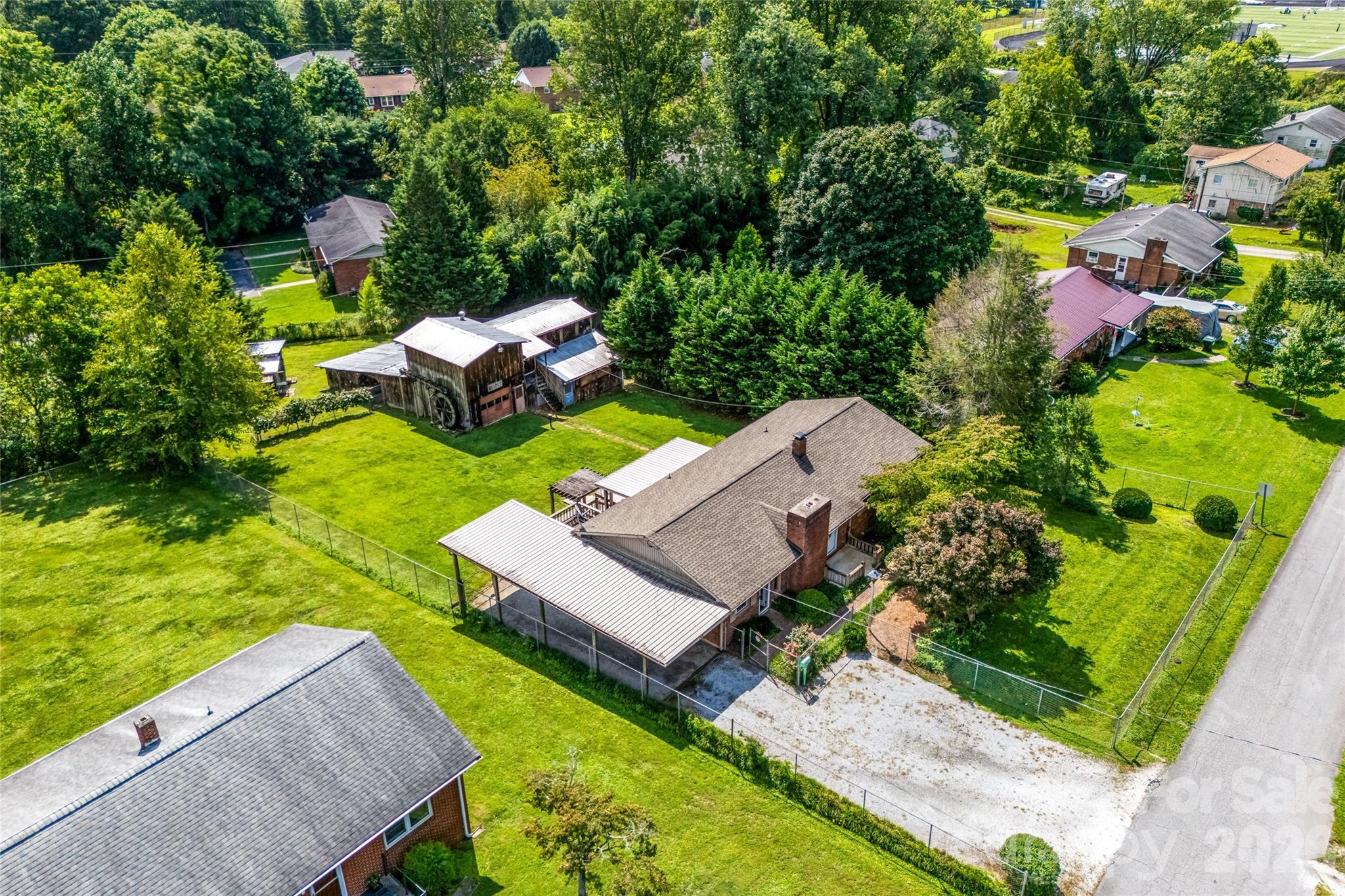 main property photo 31