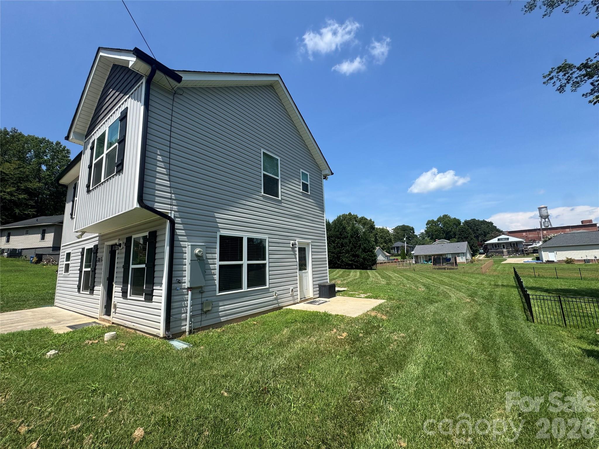 main property photo 12