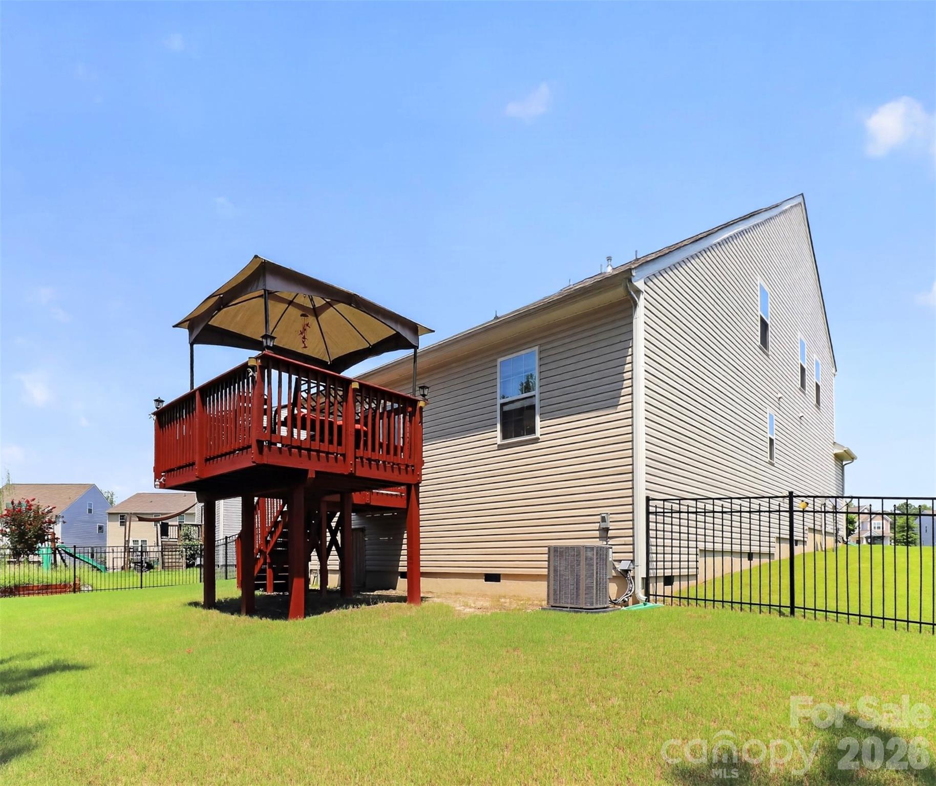 main property photo 41