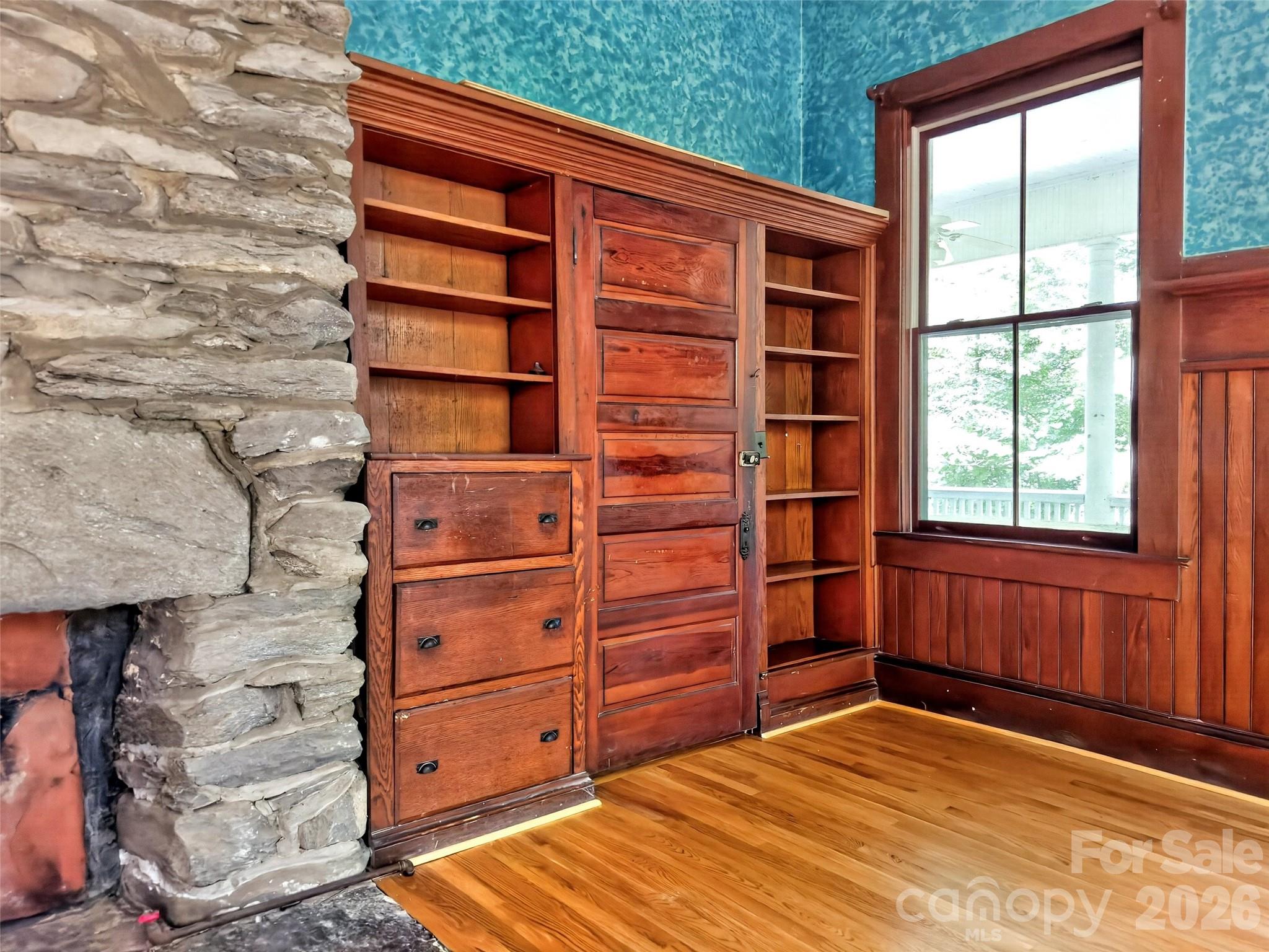 main property photo 10