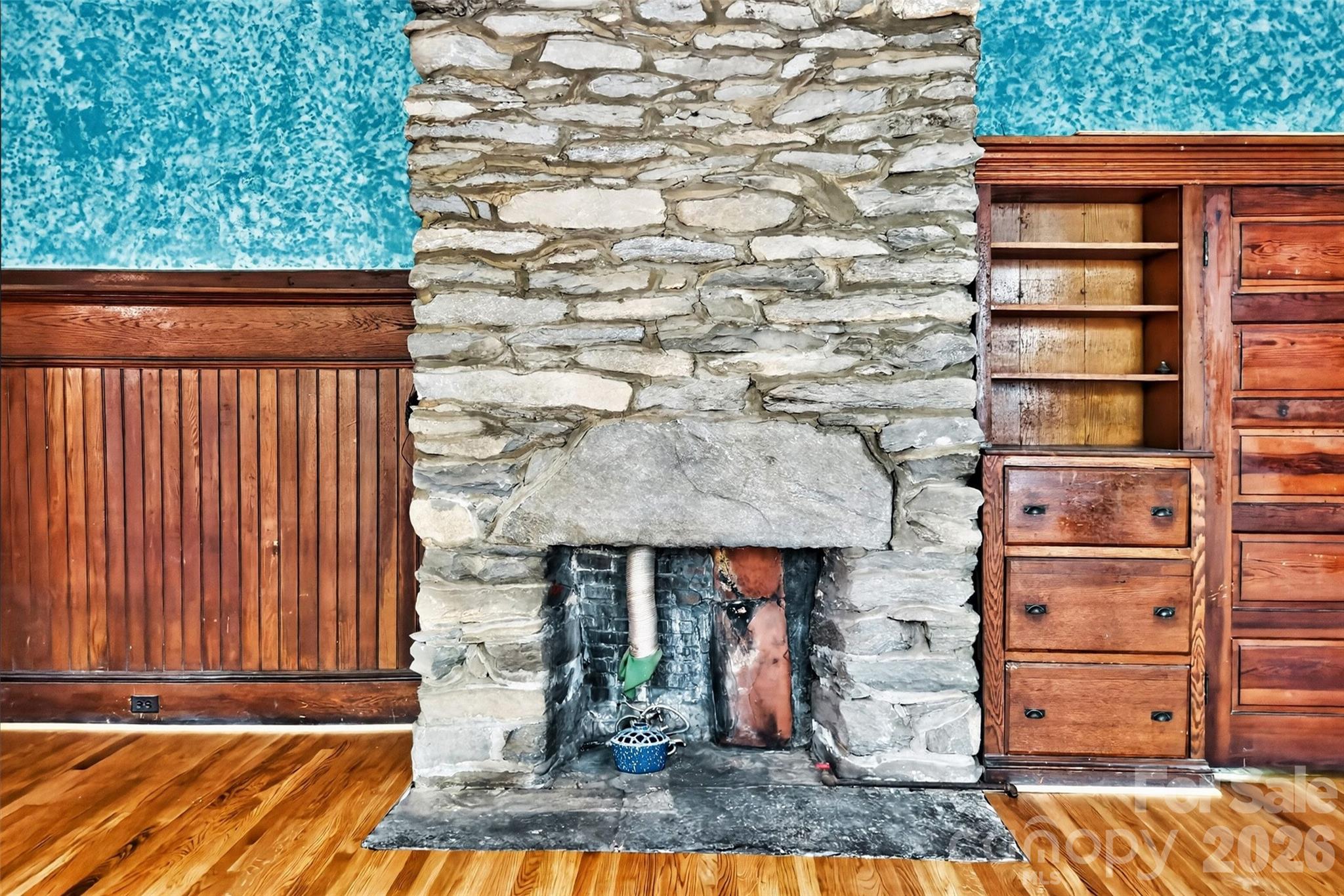 main property photo 9