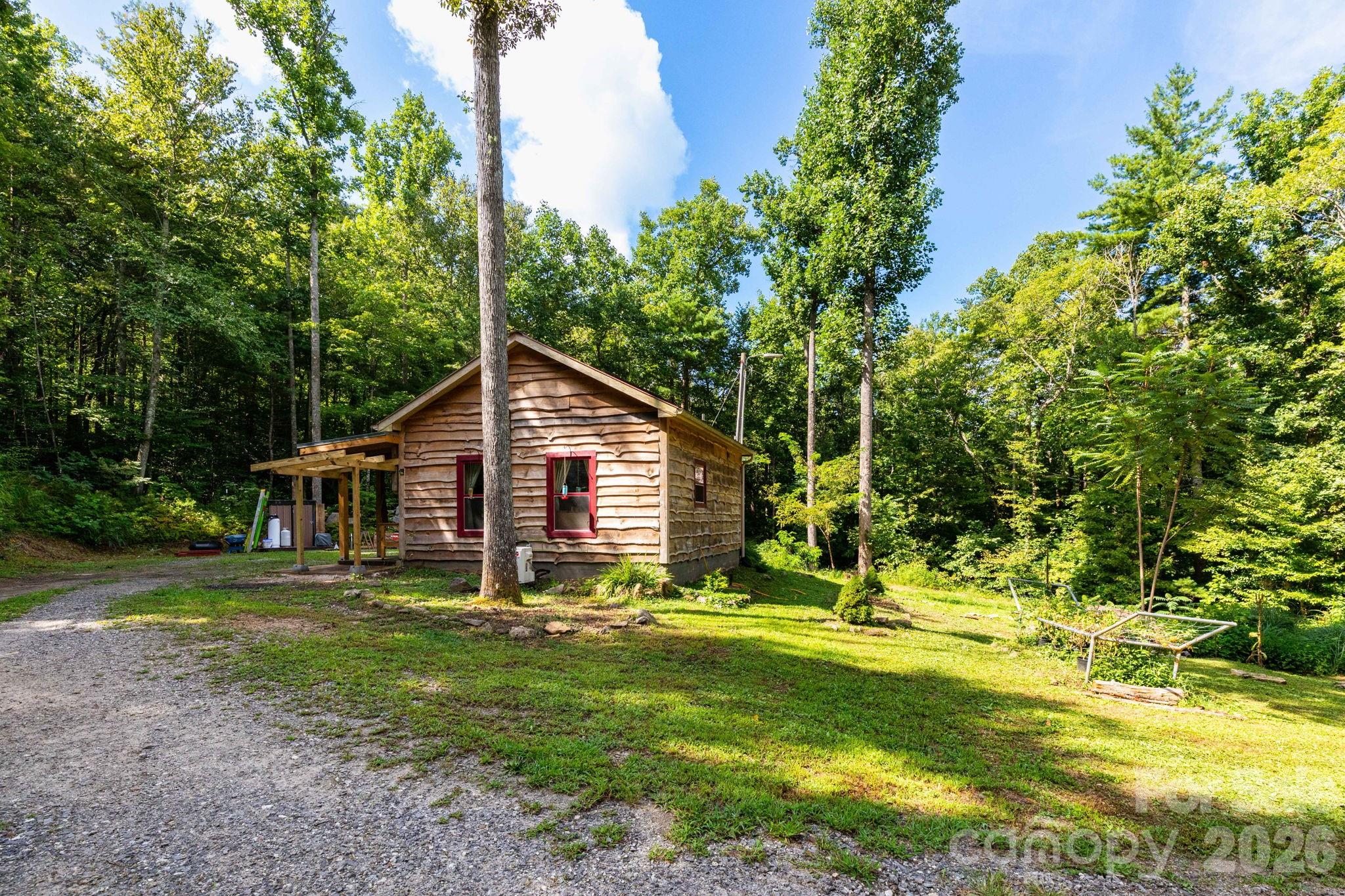 main property photo 14