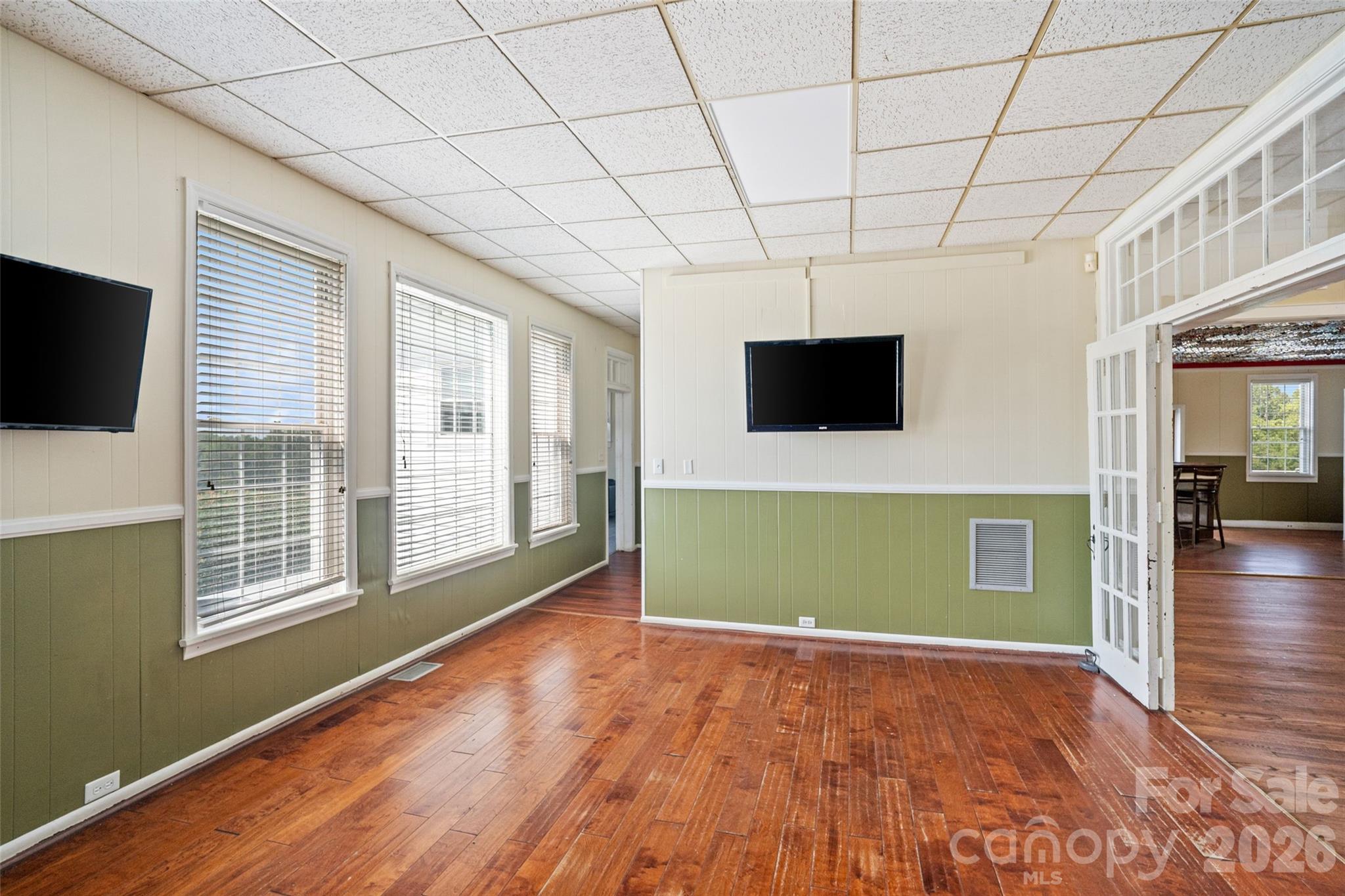 main property photo 39
