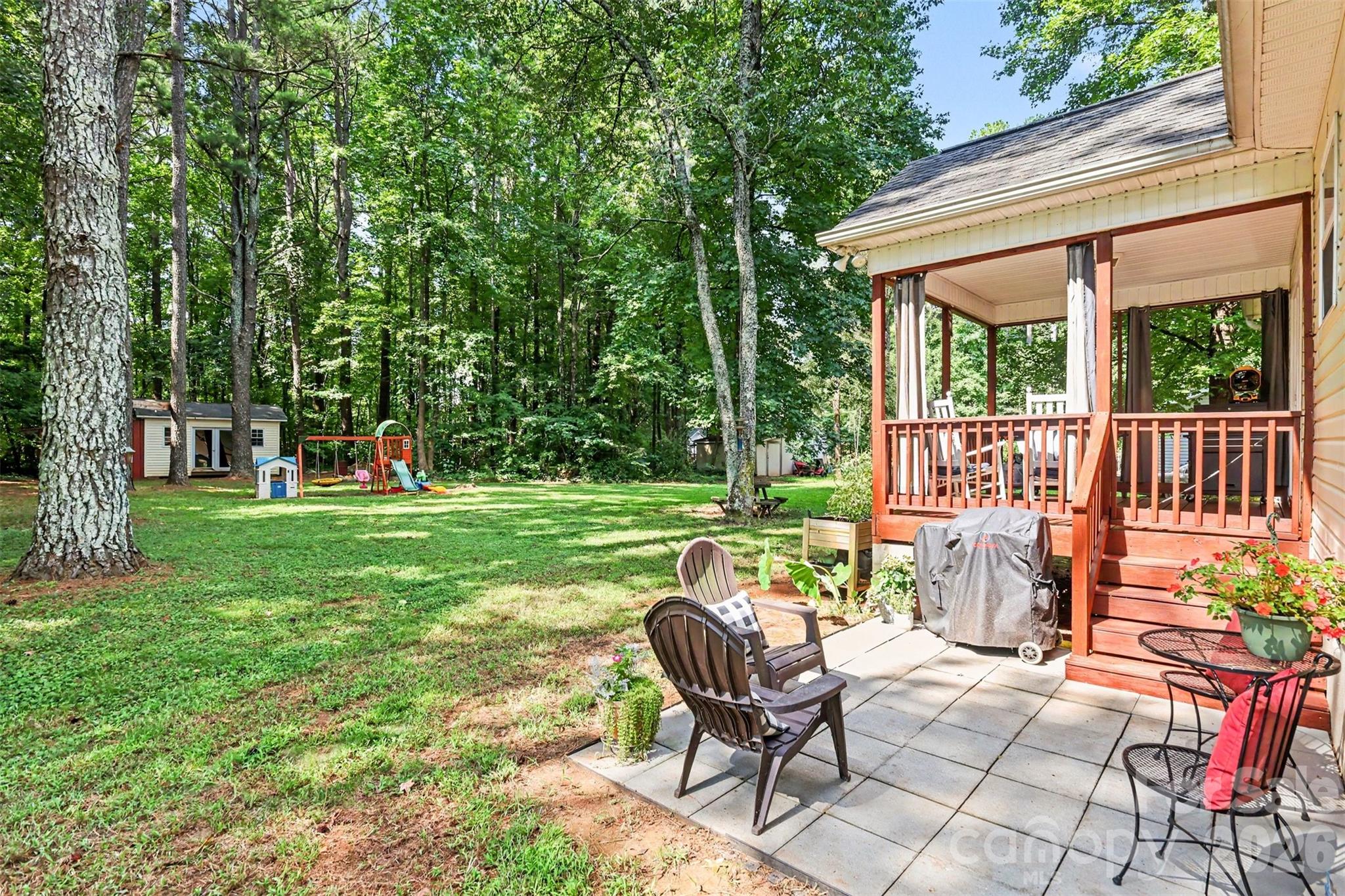 main property photo 23