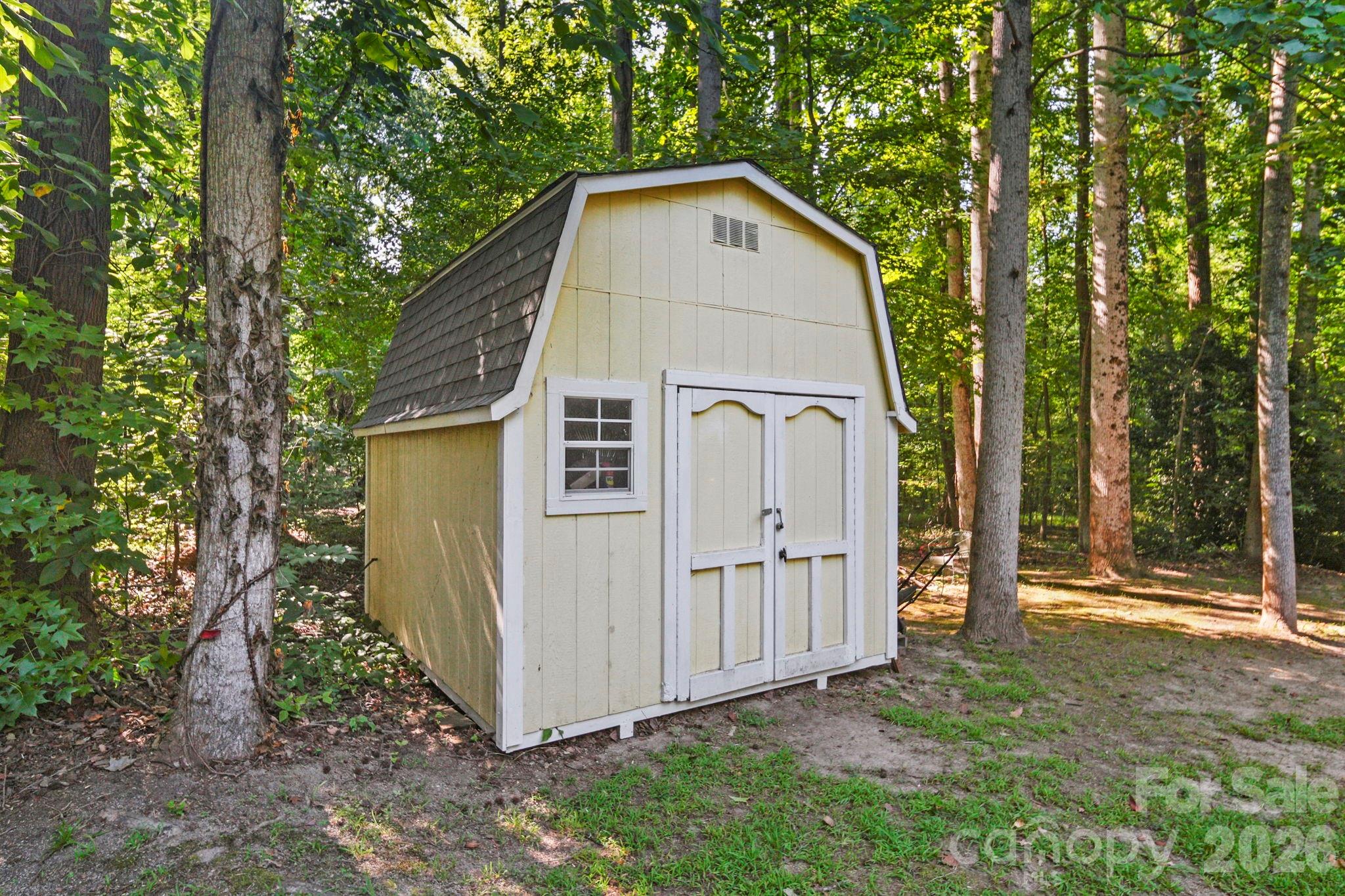 main property photo 32