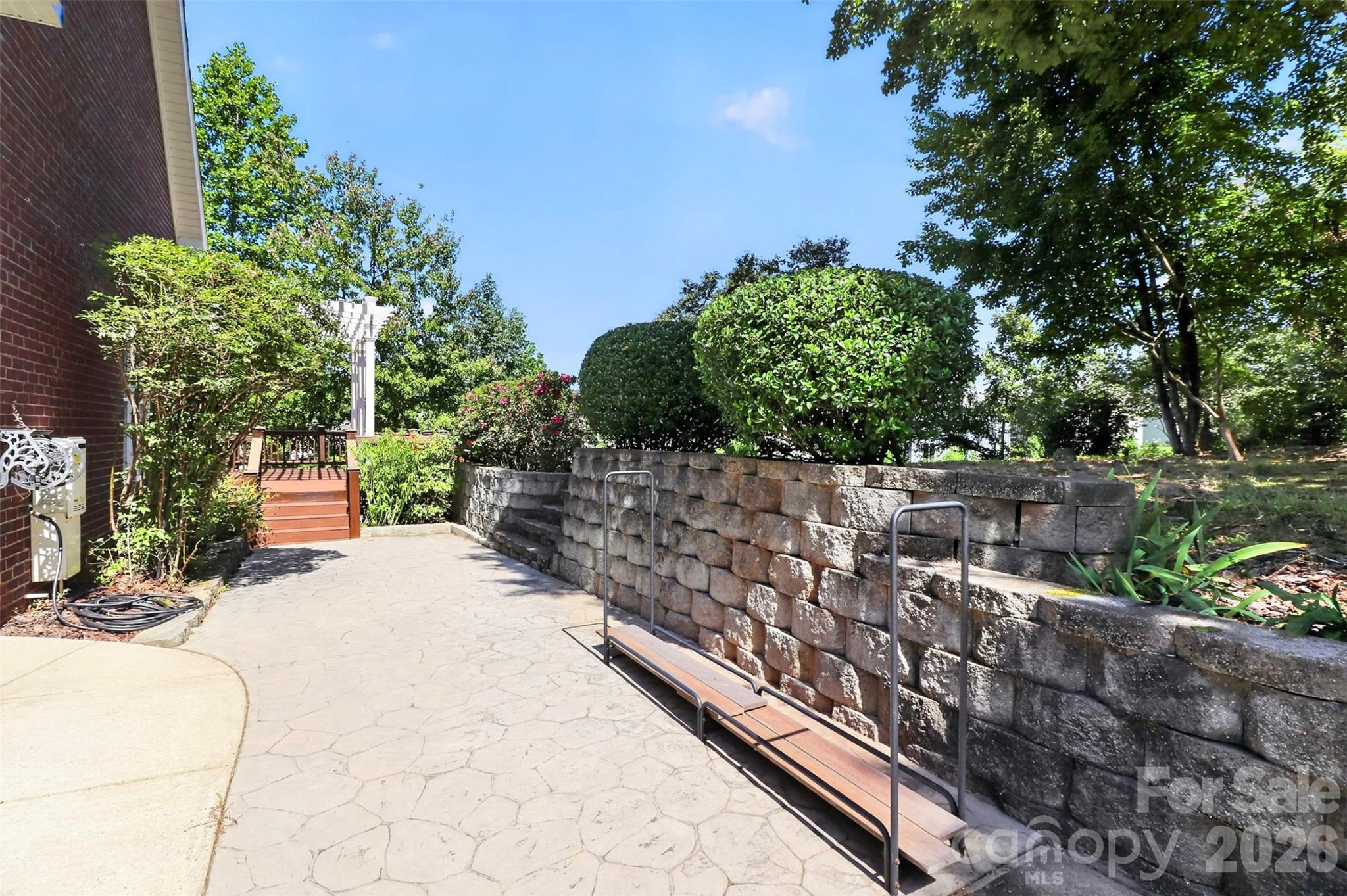 main property photo 41