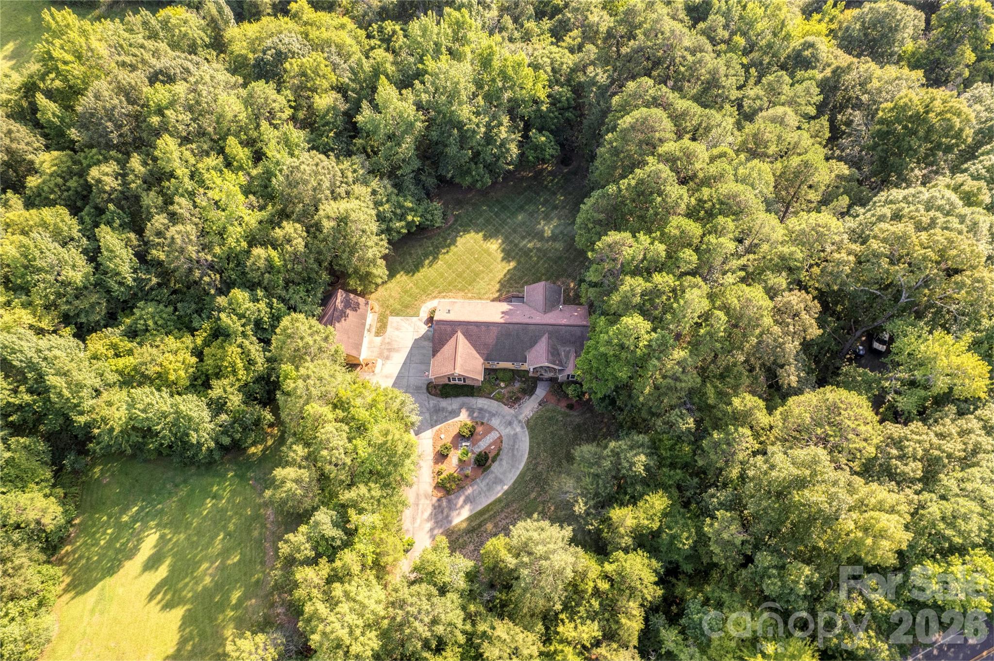 main property photo 28
