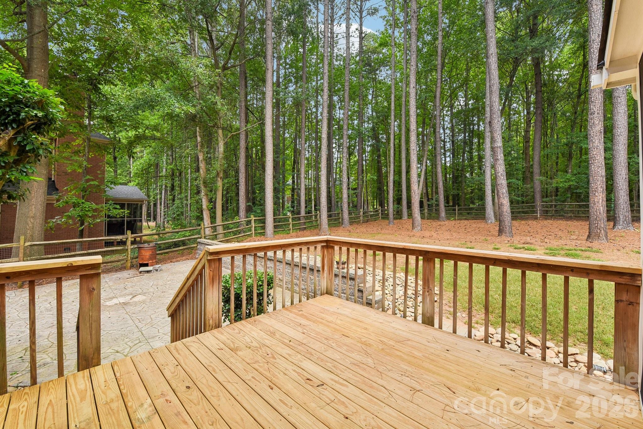 main property photo 32
