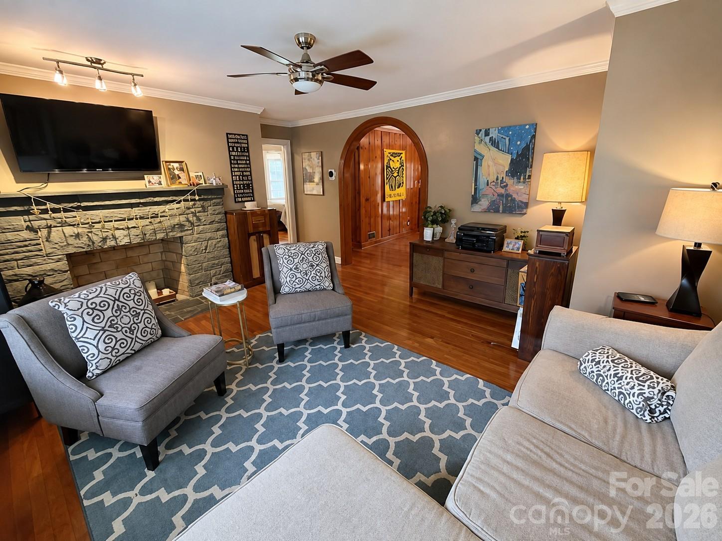 main property photo 6