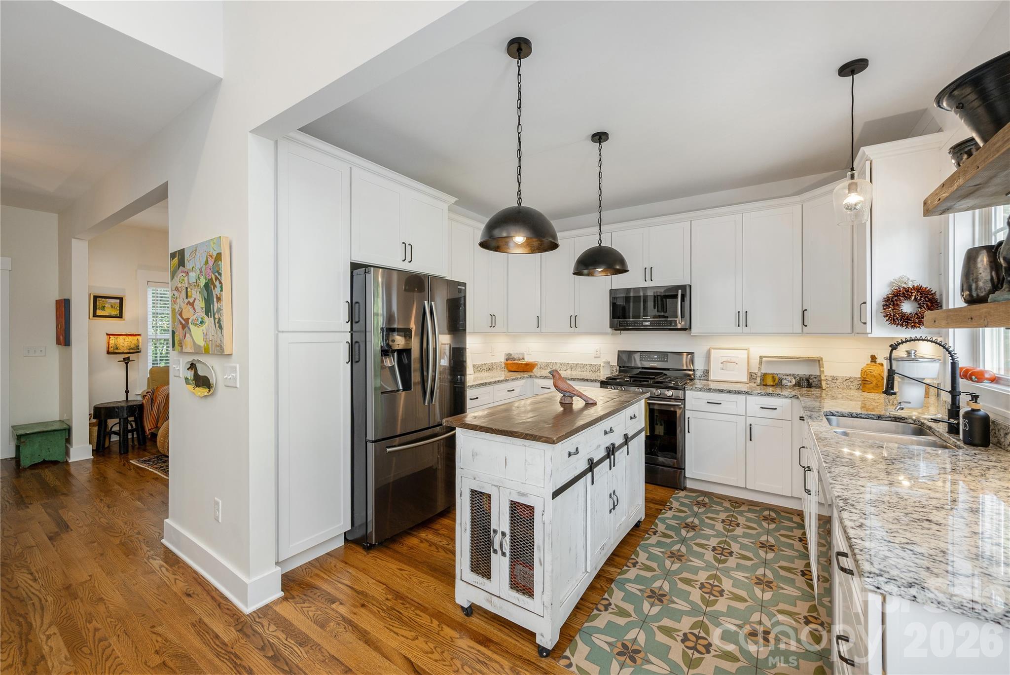 main property photo 11