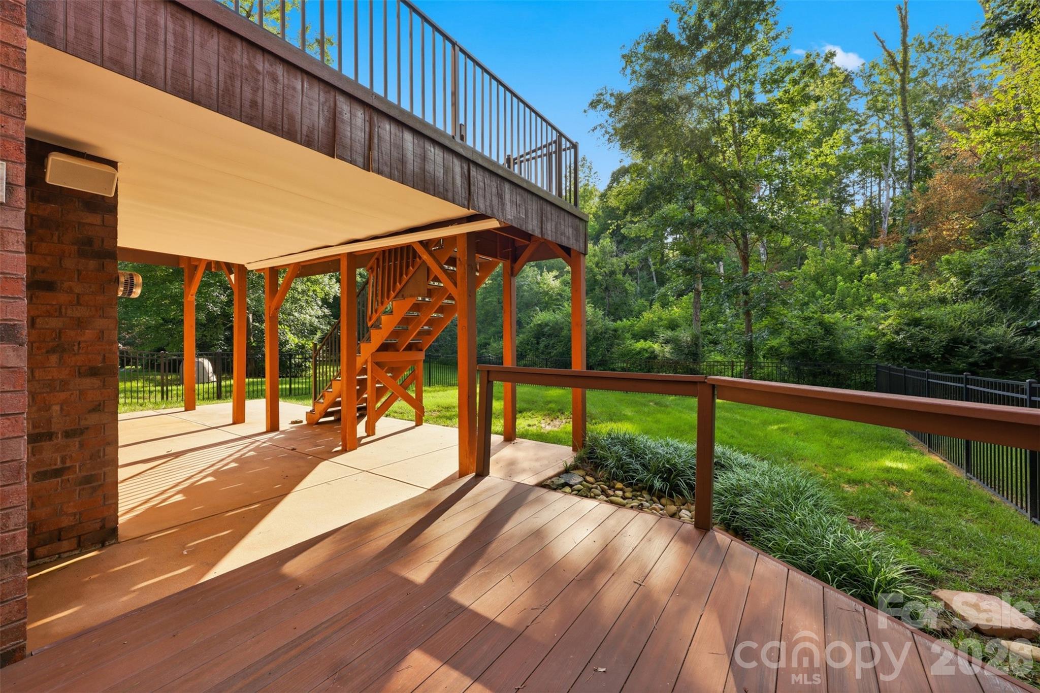 main property photo 41