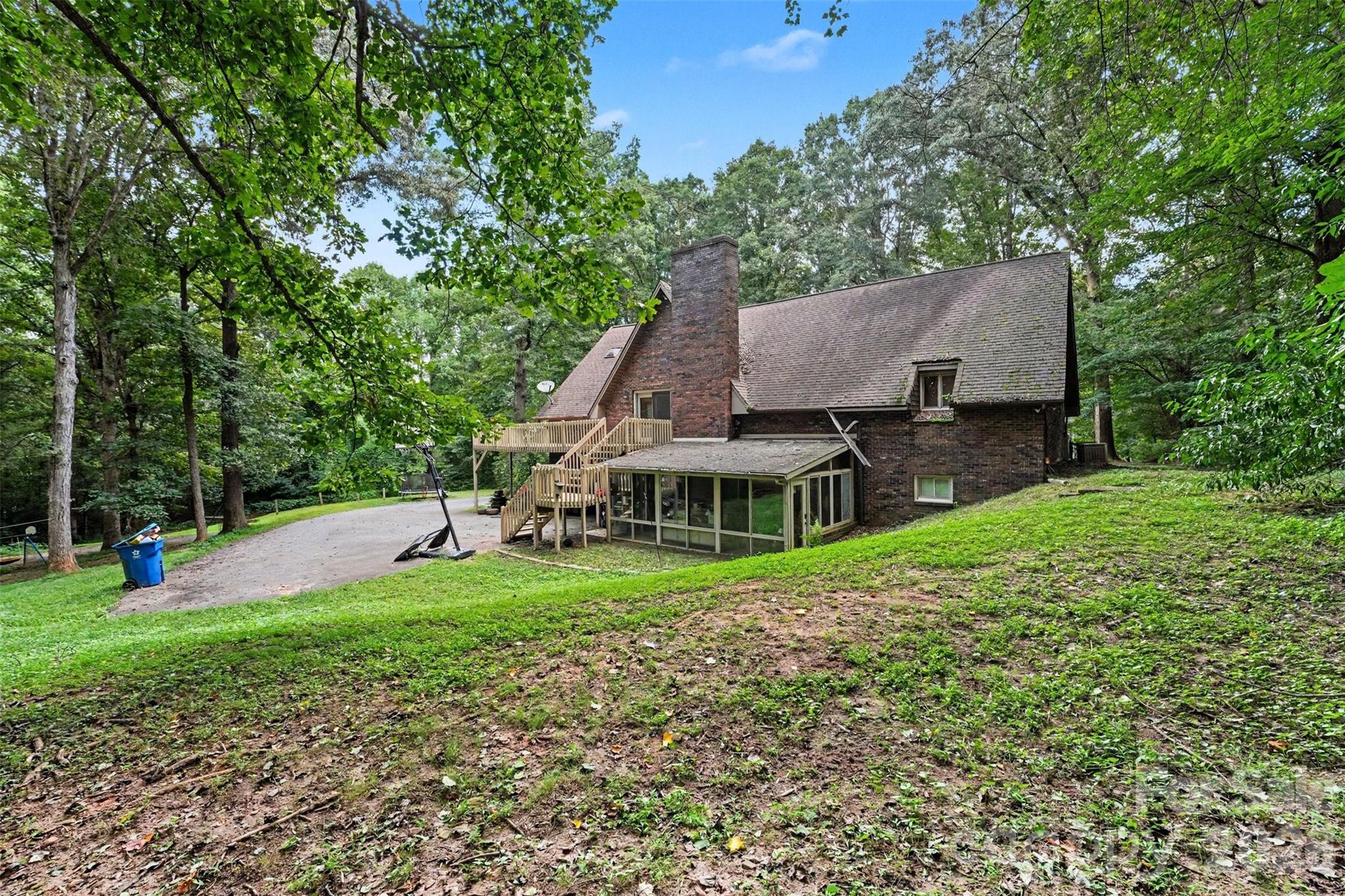 main property photo 22