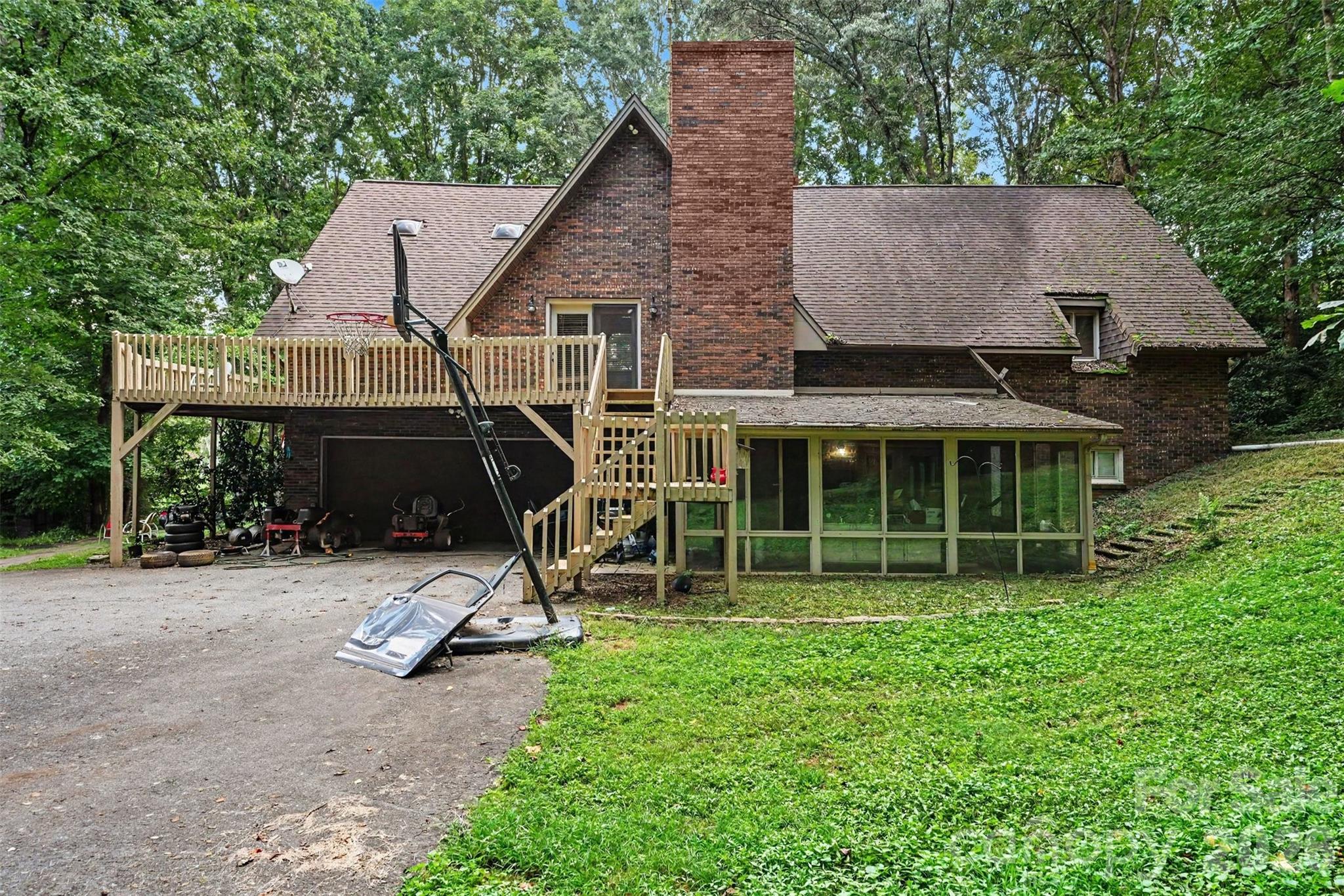 main property photo 23