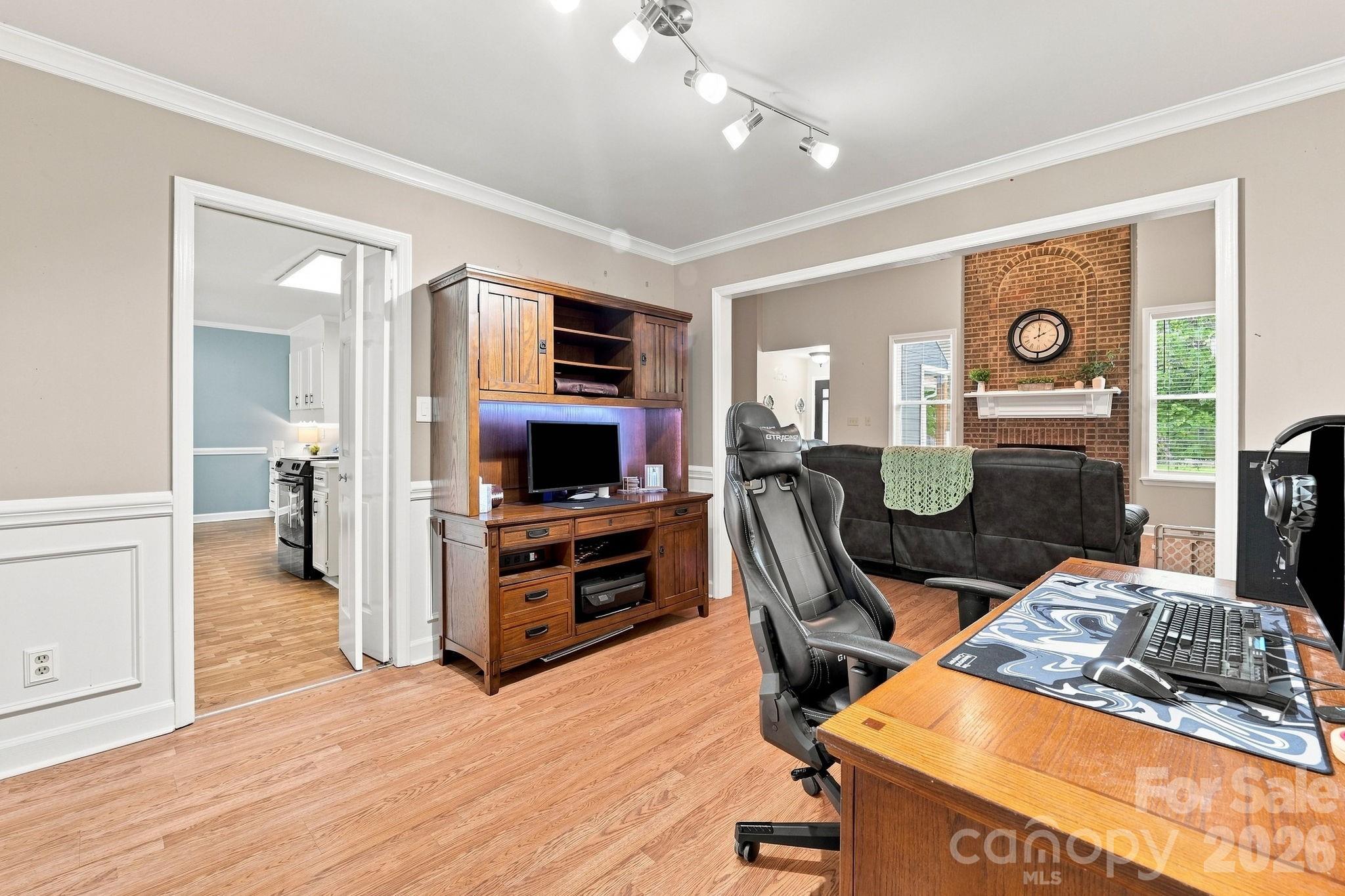 main property photo 7
