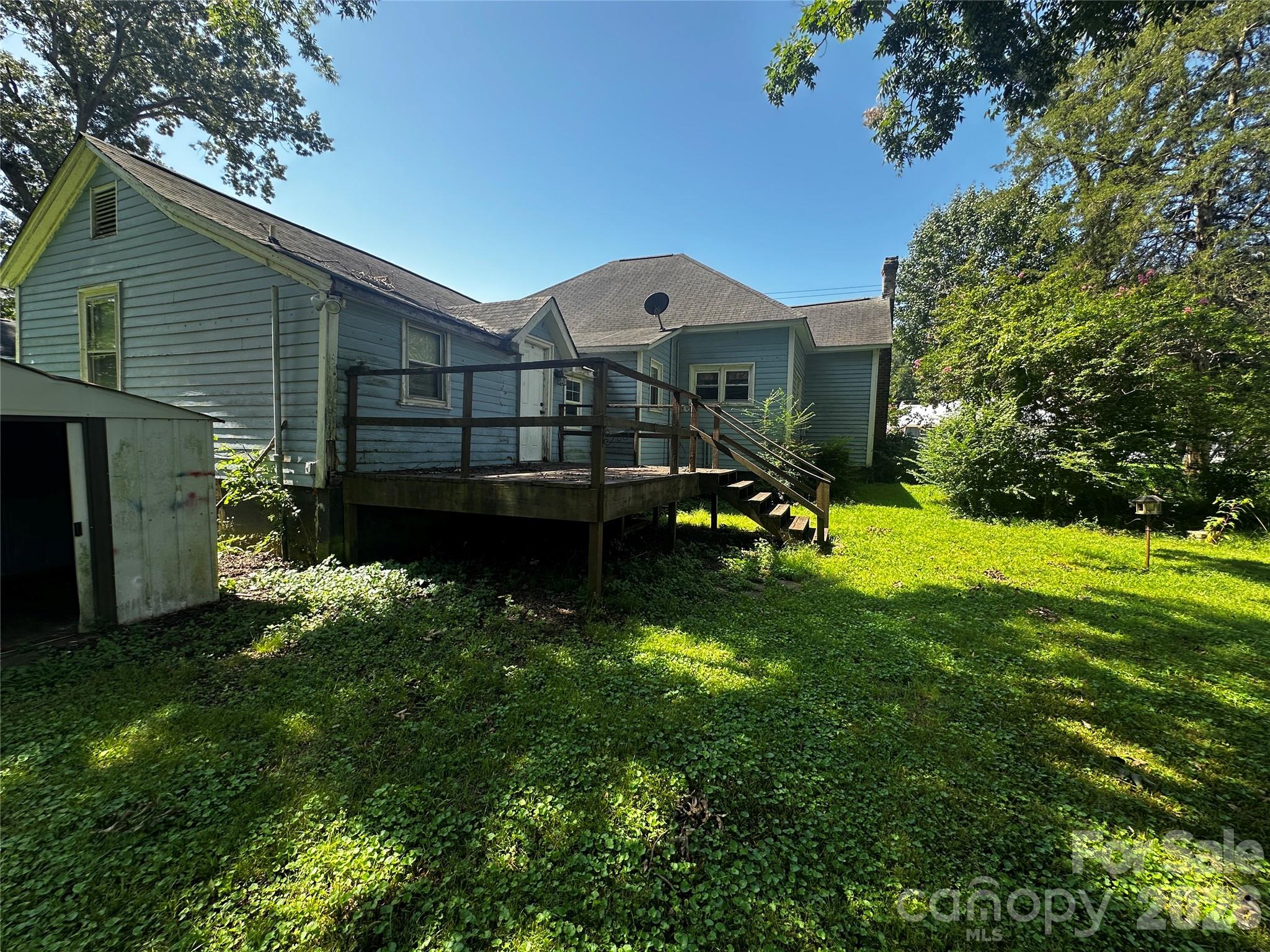 main property photo 28