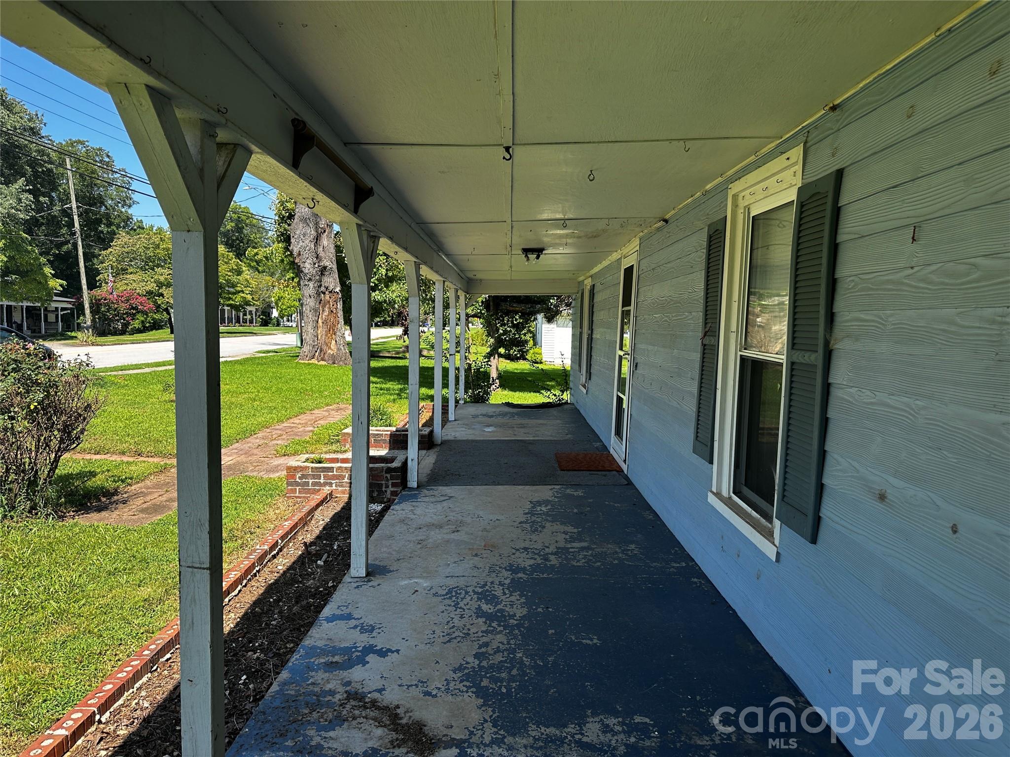 main property photo 3