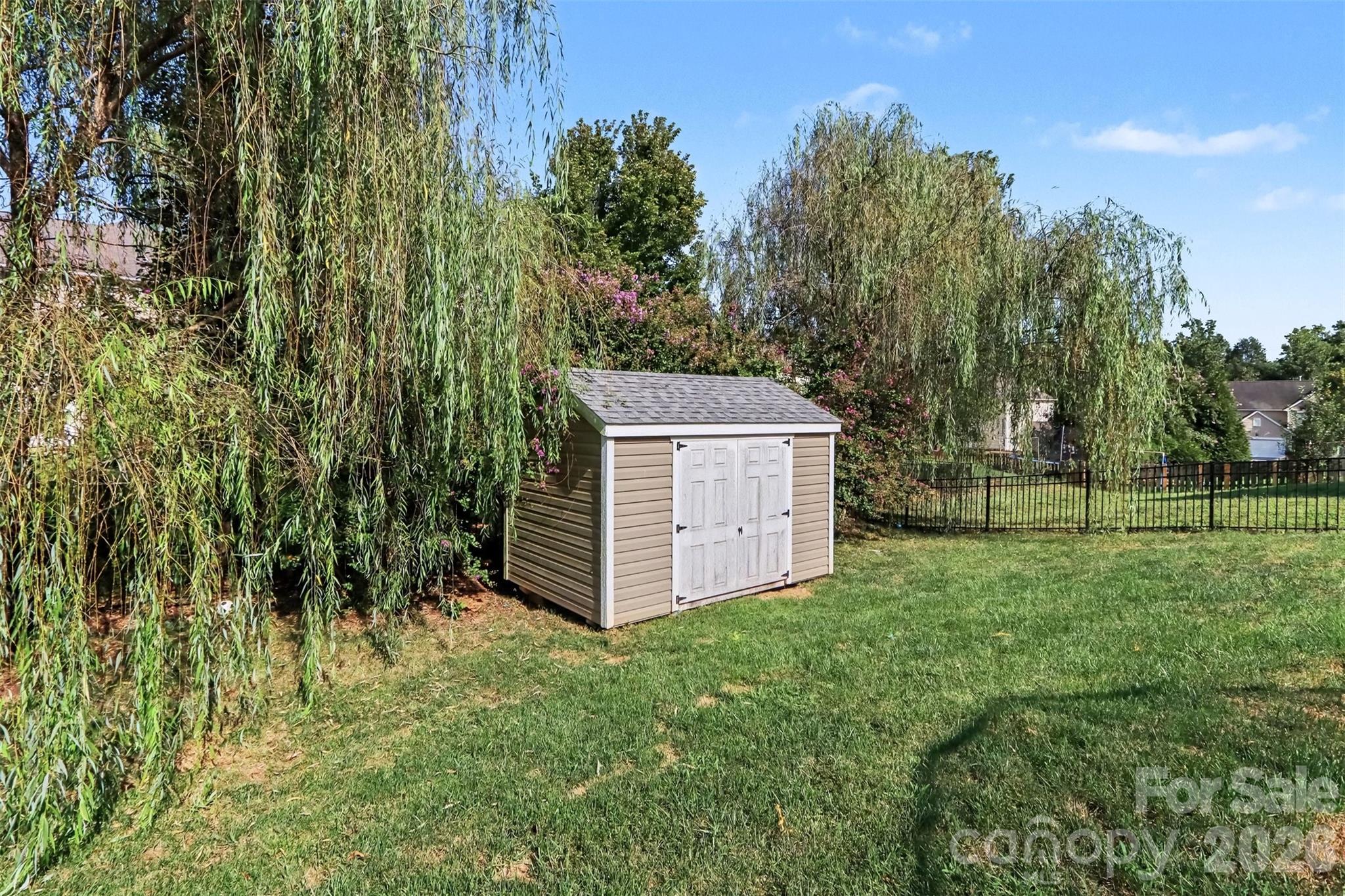 main property photo 25
