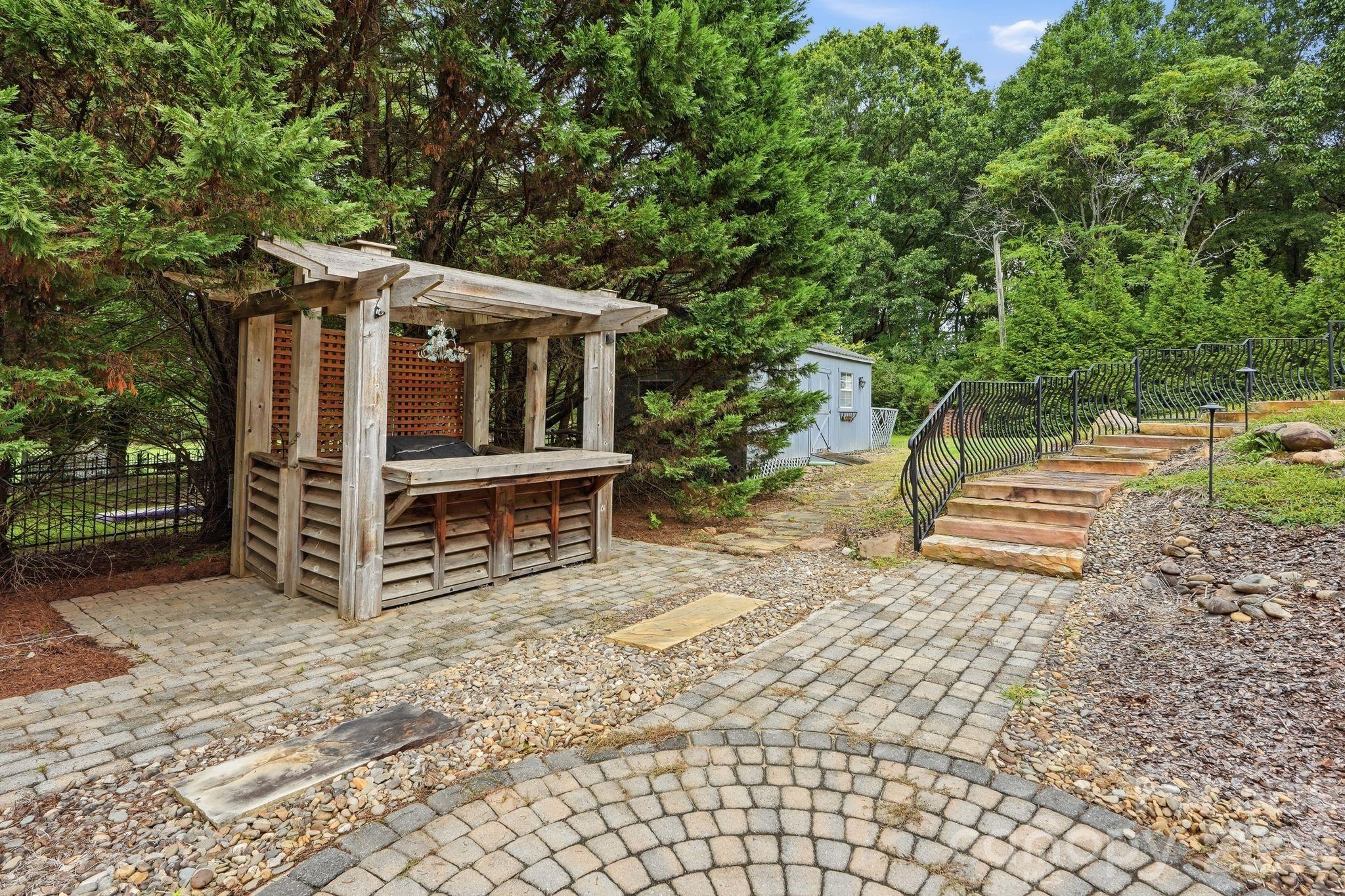 main property photo 39