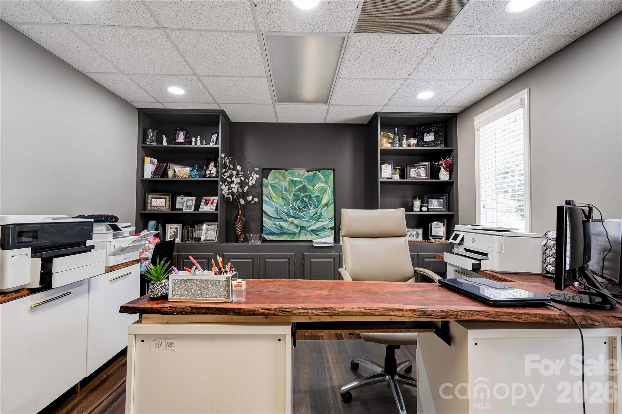 main property photo 30