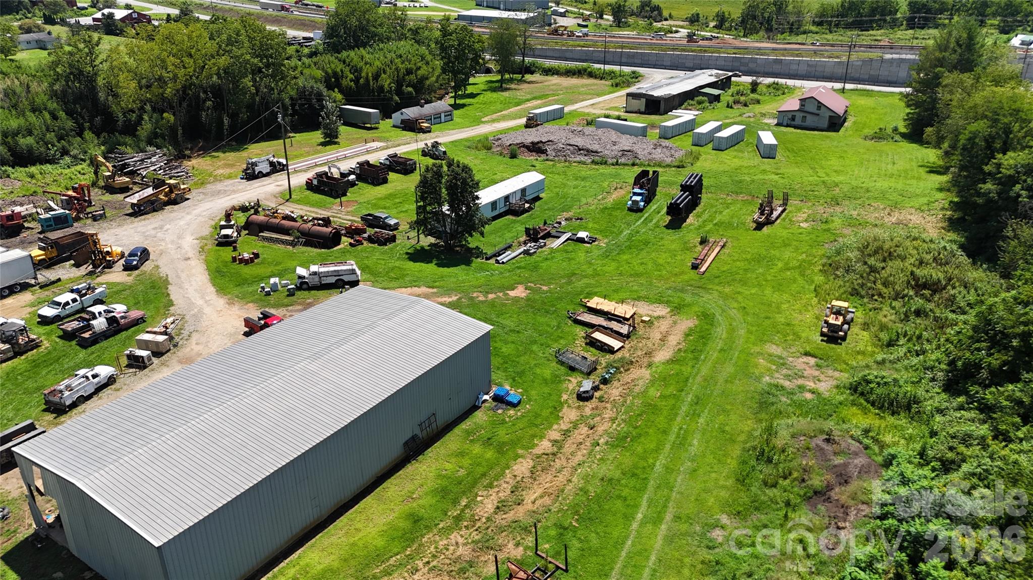 main property photo 11