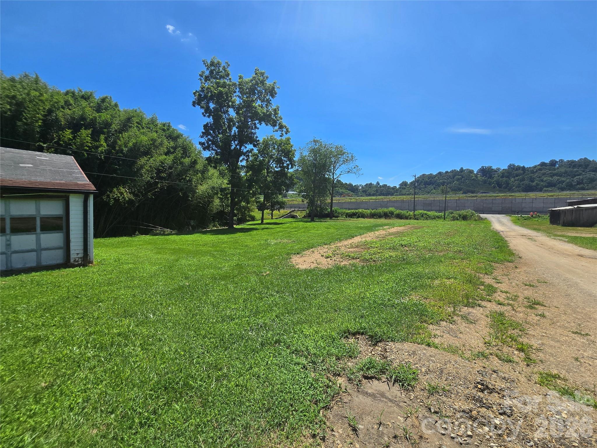 main property photo 26