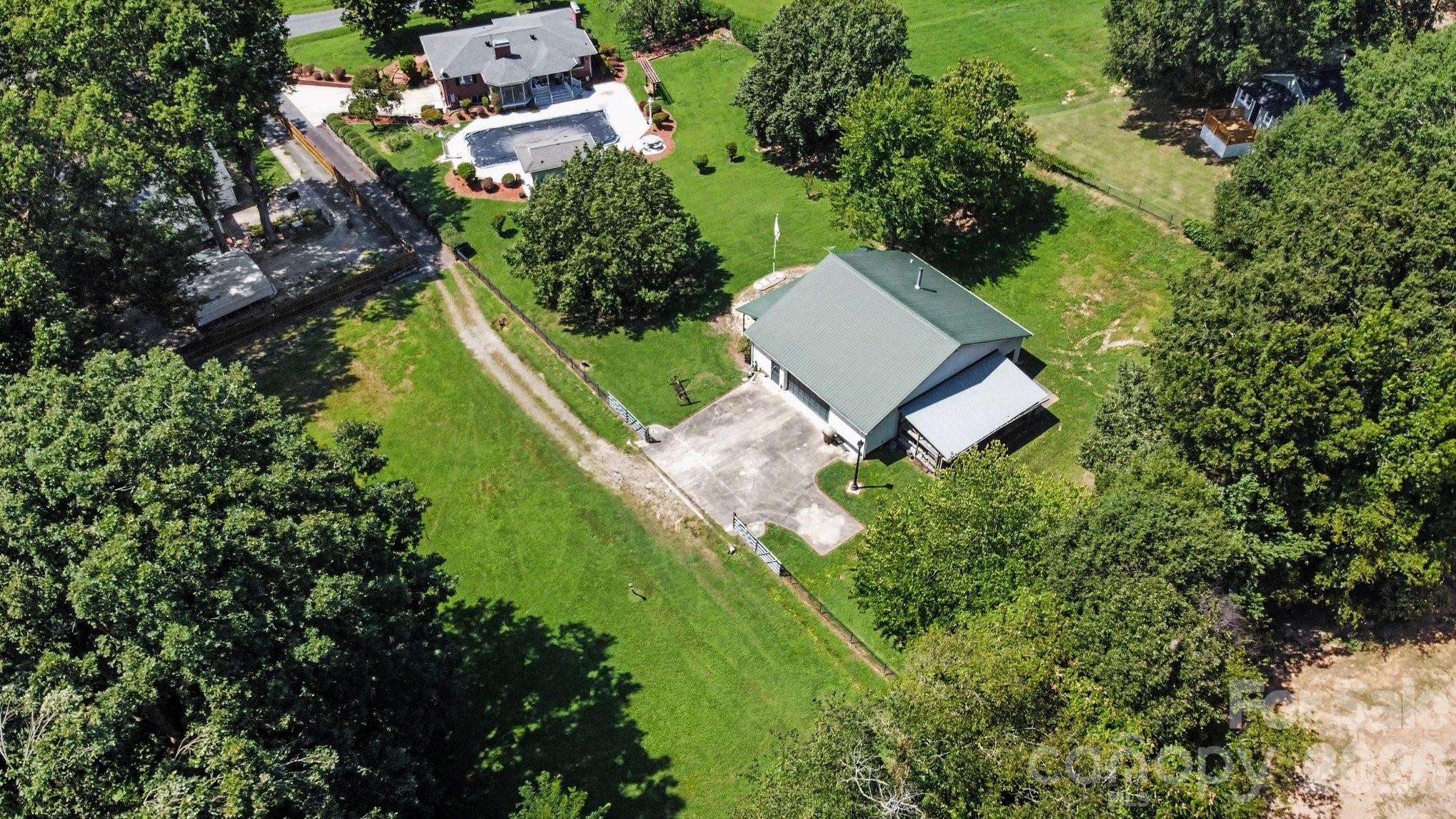 main property photo 32