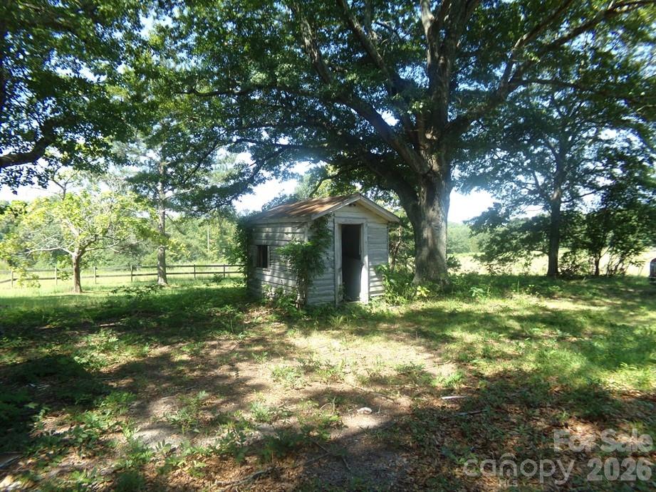 main property photo 11